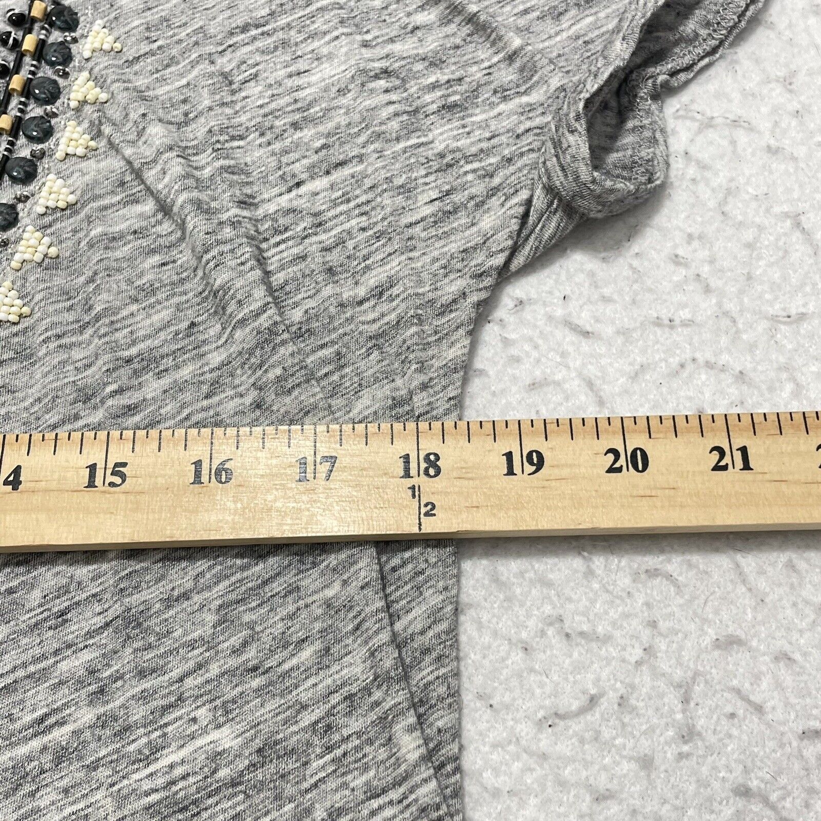 J.Crew J. Crew Short Sleeve Scoop Neck Tee Heather Gray Beaded Size S / US 4 / IT 40 - 7 Thumbnail