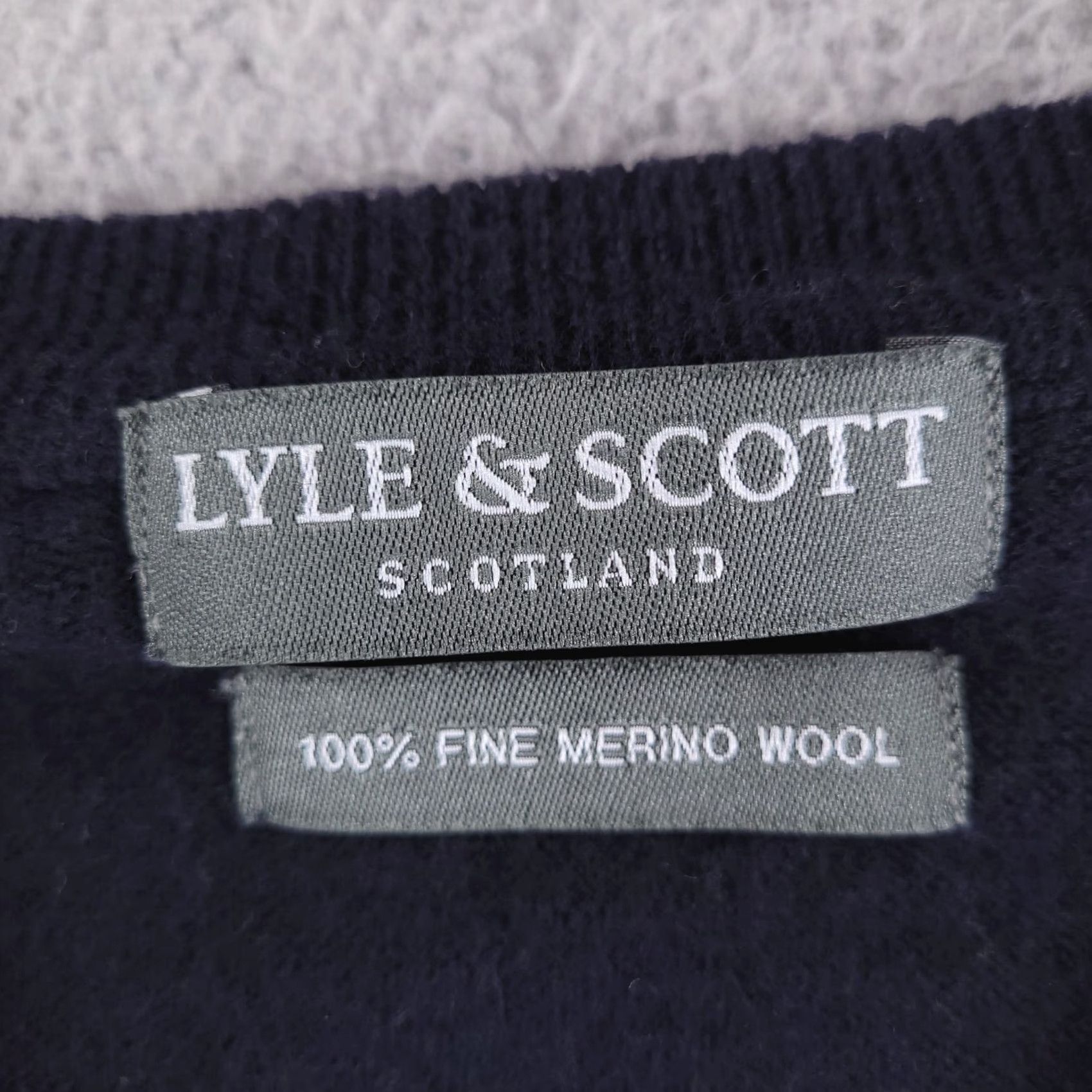 Lyle & Scott Lyle & Scott Sweater Mens L Navy 100% Merino Wool Argyle V-Neck Pullover Virg Size US L / EU 52-54 / 3 - 2 Thumbnail
