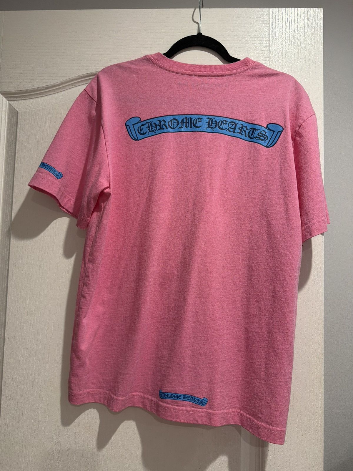 Chrome Hearts Chrome Hearts Scroll Logo Pocket Tee 'Pink/Blue' Size US L / EU 52-54 / 3 - 3 Thumbnail