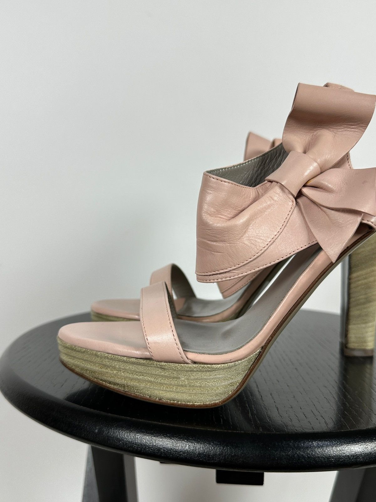Valentino Valentino Garavani Pink Leather Bow Heel Sandals Platform Size US 7.5 / IT 37.5 - 13 Thumbnail