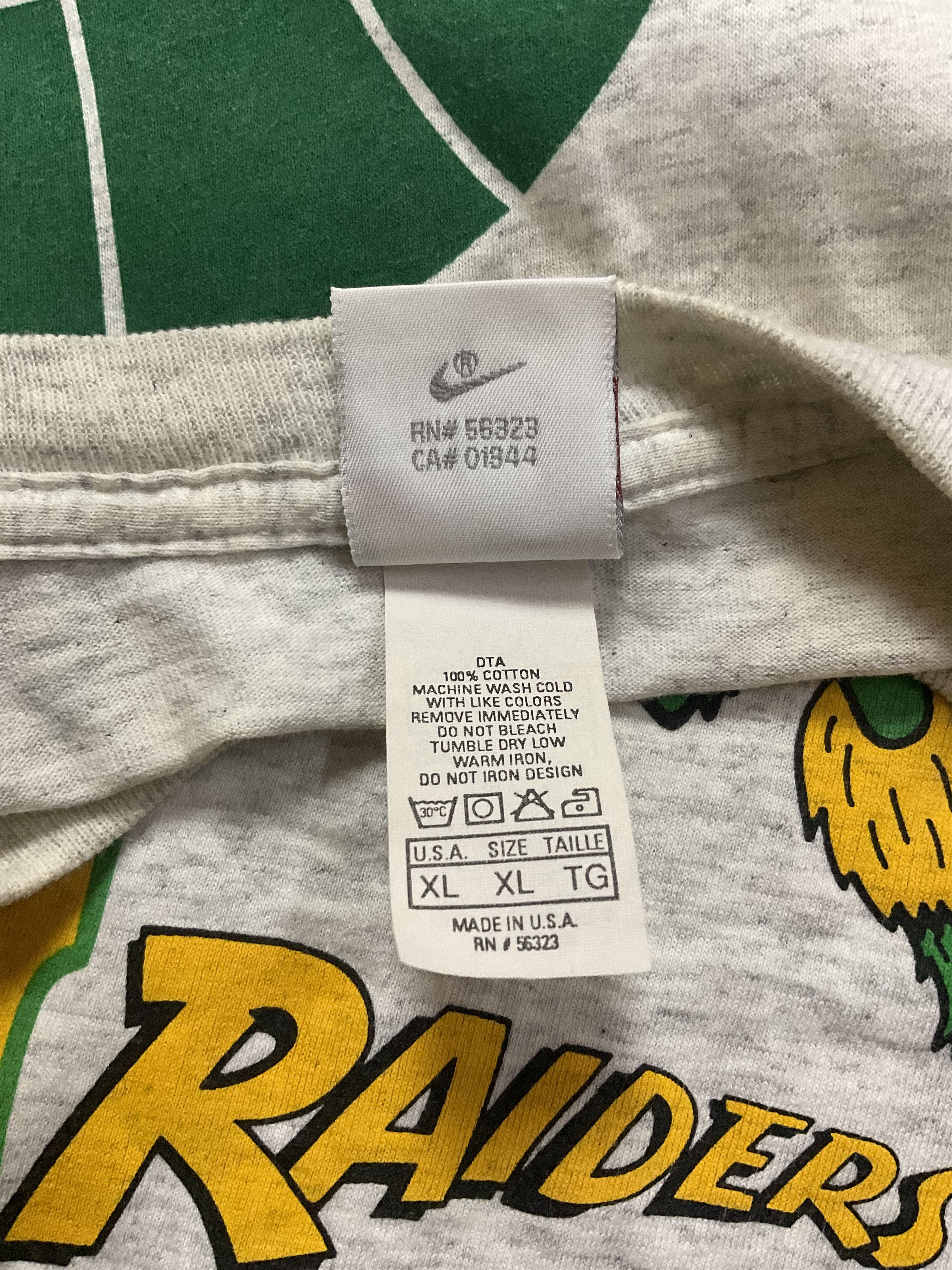 NBA Vintage NIKE 90s WSU Raiders Basketball Tshirt Size US L / EU 52-54 / 3 - 6 Thumbnail