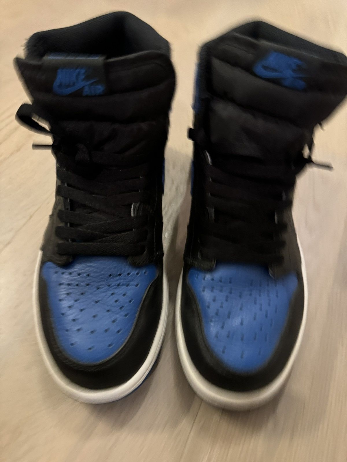 Nike NIKE AIR Jordan 1 Retro Royal size US8 / UK7 used condition Size US 8 / EU 41 - 4 Thumbnail