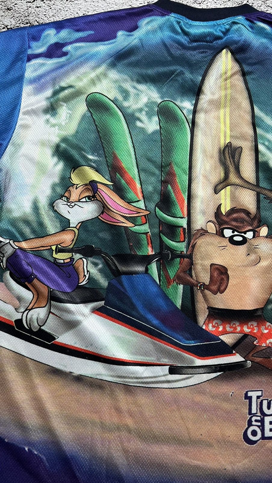 Warner Bros 1999 Looney Tunes tune on extreme summer surf coyote t shirt Size US L / EU 52-54 / 3 - 8 Thumbnail