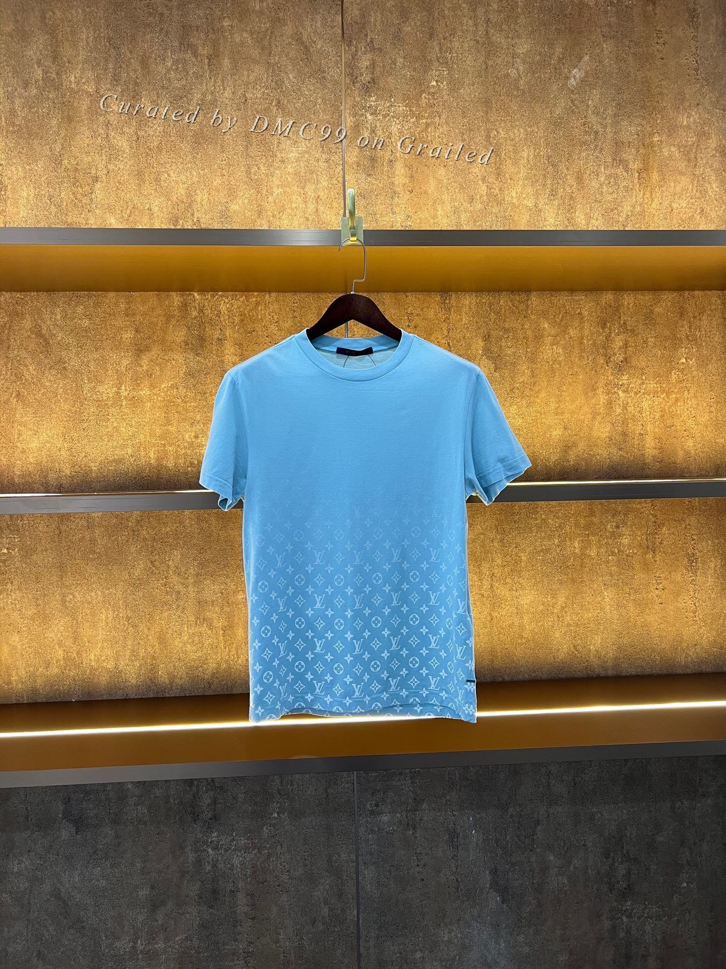 Louis Vuitton LV Sky Blue Gradient Short-Sleeve Size US S / EU 44-46 / 1 - 1 Thumbnail