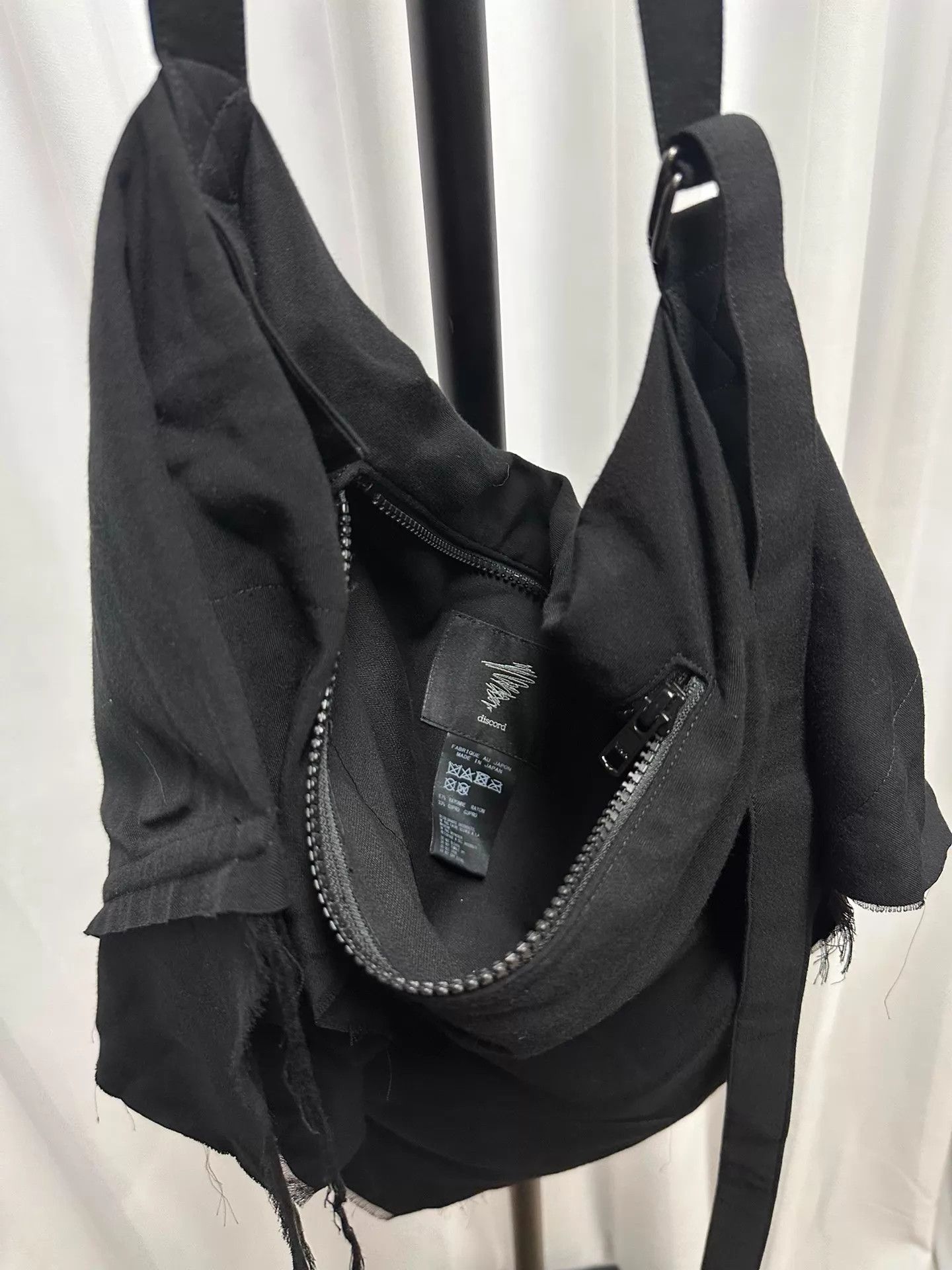 Yohji Yamamoto Yohji Yamamoto Discord Flowy Rayon Crossbody Bag Size ONE SIZE - 7 Thumbnail