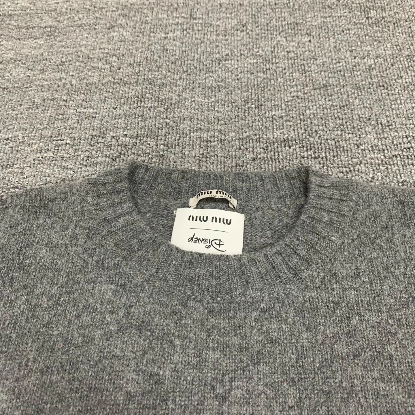 Miu Miu MIU MIU x Disney Alice Gray Knit Sweater FR42 95New Size M / US 6-8 / IT 42-44 - 6 Thumbnail