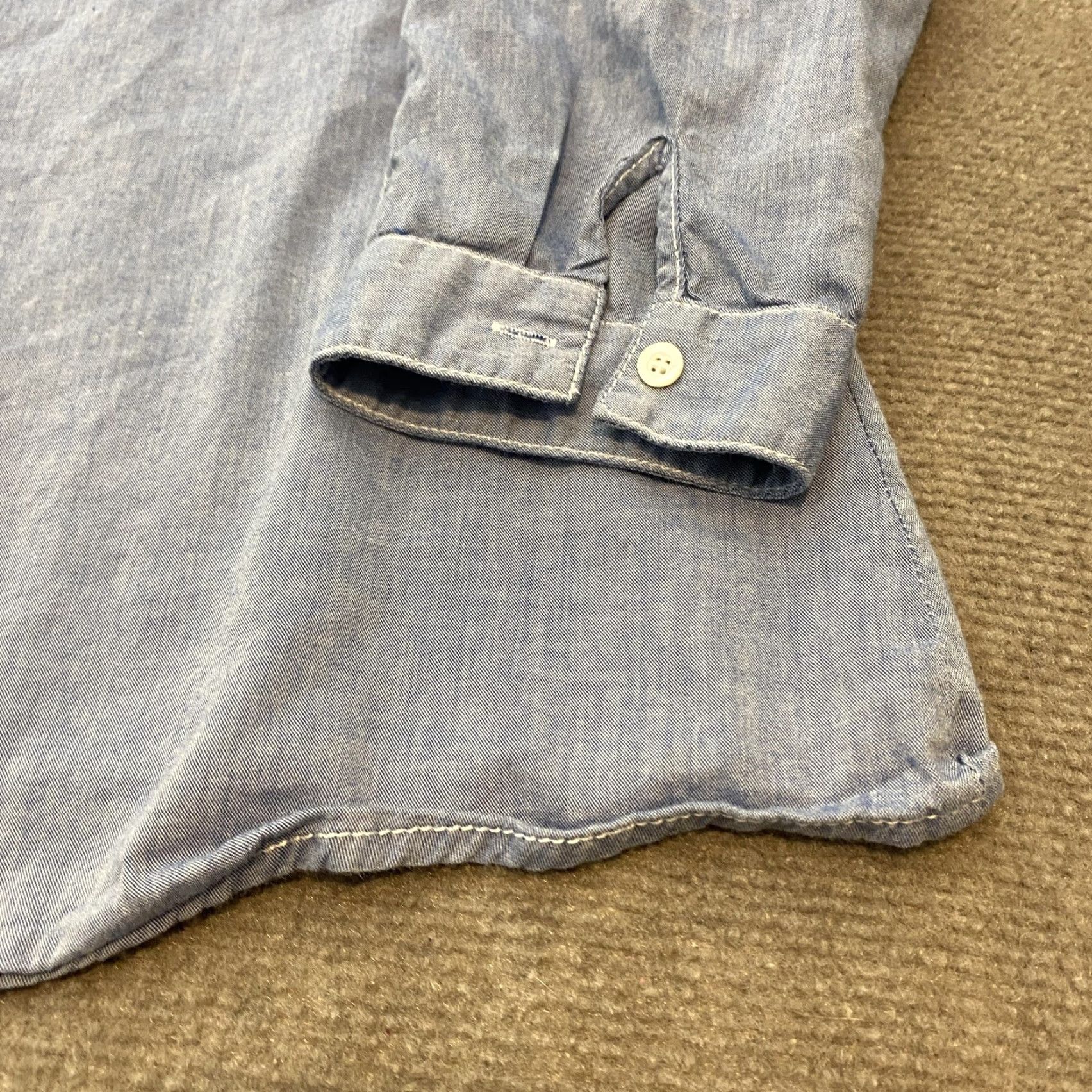 J.McLaughlin J.McLaughlin Shirt Womens Large Blue Chambray Button-Down Long Sleeve Raglan Size L / US 10 / IT 46 - 4 Thumbnail