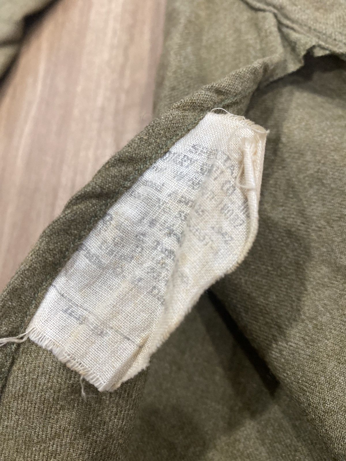 Vintage WWII US ARMY M1937 M37 EM NCO WOOL COMBAT FIELD SHIRT LARGE Size US L / EU 52-54 / 3 - 7 Thumbnail