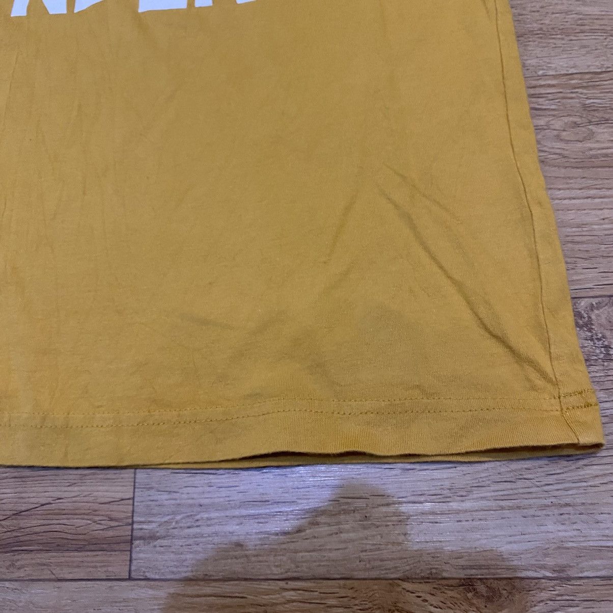 Anime Uniqlo UT Demon Slayer Zenitsu Agatsuma T-Shirt Size US M / EU 48-50 / 2 - 4 Thumbnail