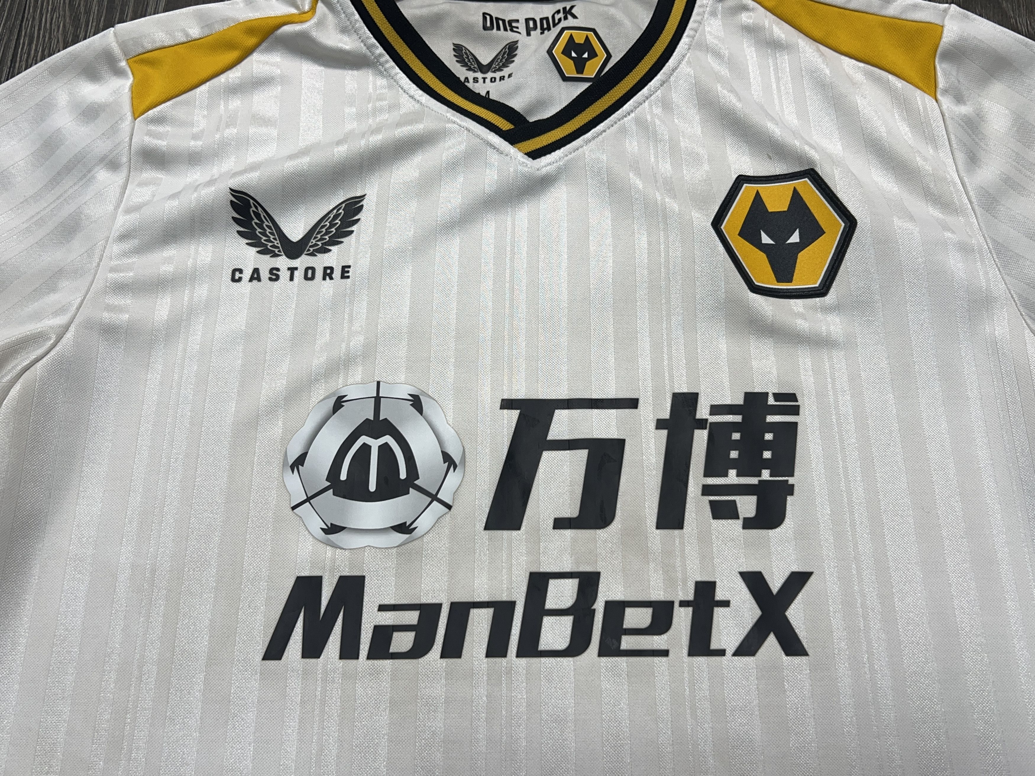 Castore Castore Wolverhampton Wanderers Football Soccer Shirt Jersey Size US M / EU 48-50 / 2 - 2 Thumbnail
