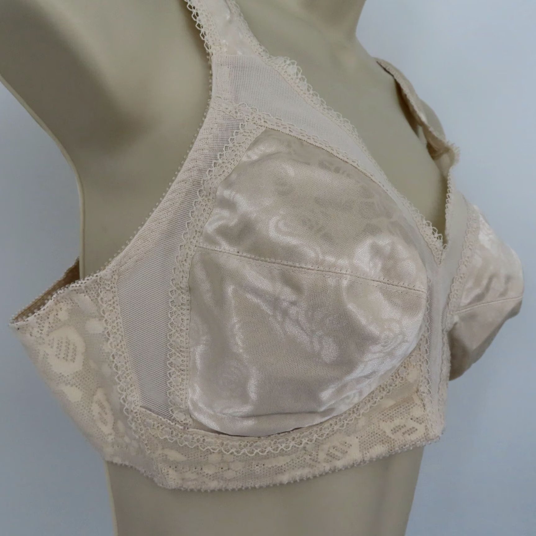 Vintage Underscore Bra 38B Full Coverage Wireless T-Shirt Beige Cream Comfort Strap 4185 Womens Menus? Size ONE SIZE - 2 Thumbnail