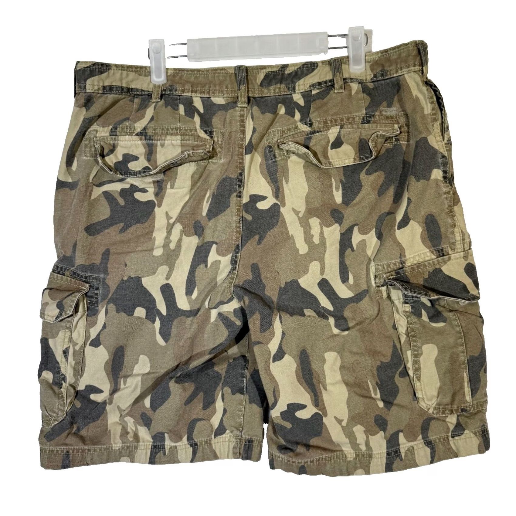 Izod Izod Cargo Shorts Men 38 Green Camouflage Cotton Classic Fit High-Rise Casual Pockets Summer Mens Size US 38 / EU 54 - 2 Thumbnail