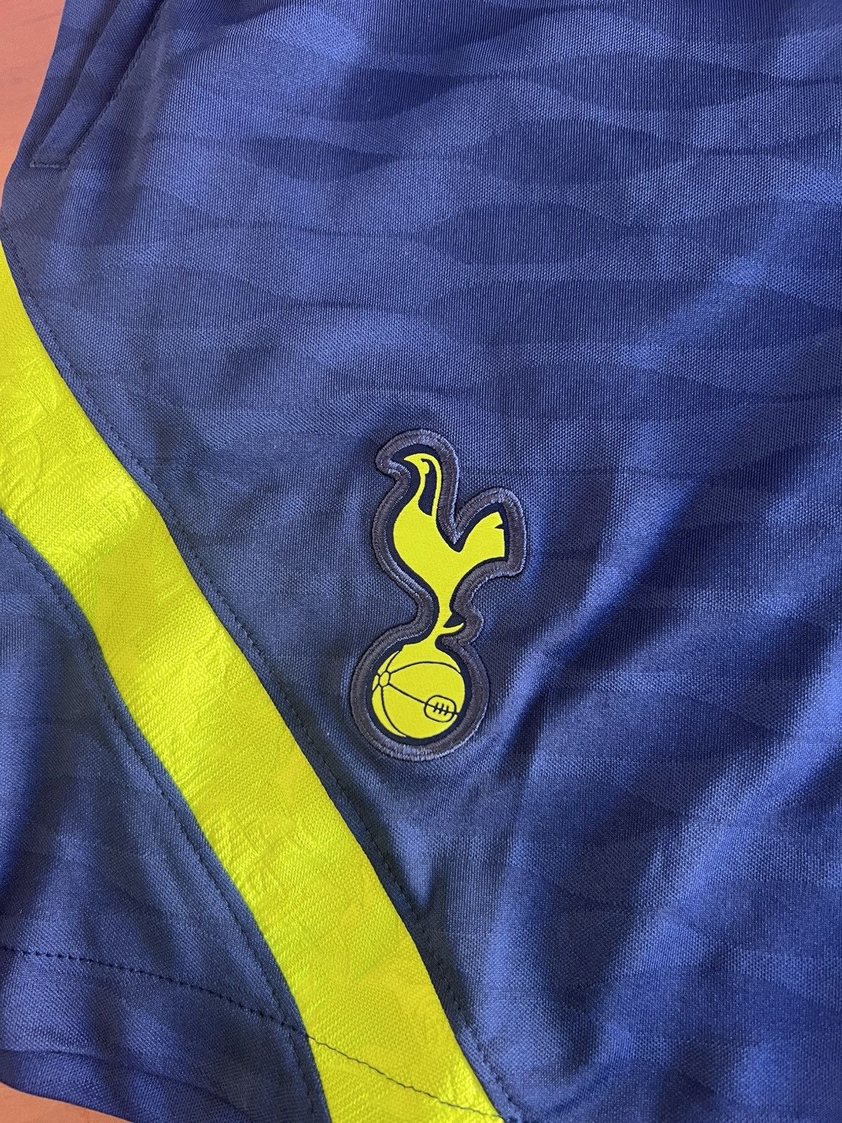 Nike 2021/22 Nike Tottenham Football Shorts Jersey Men’s Size L Size US 33 - 3 Thumbnail