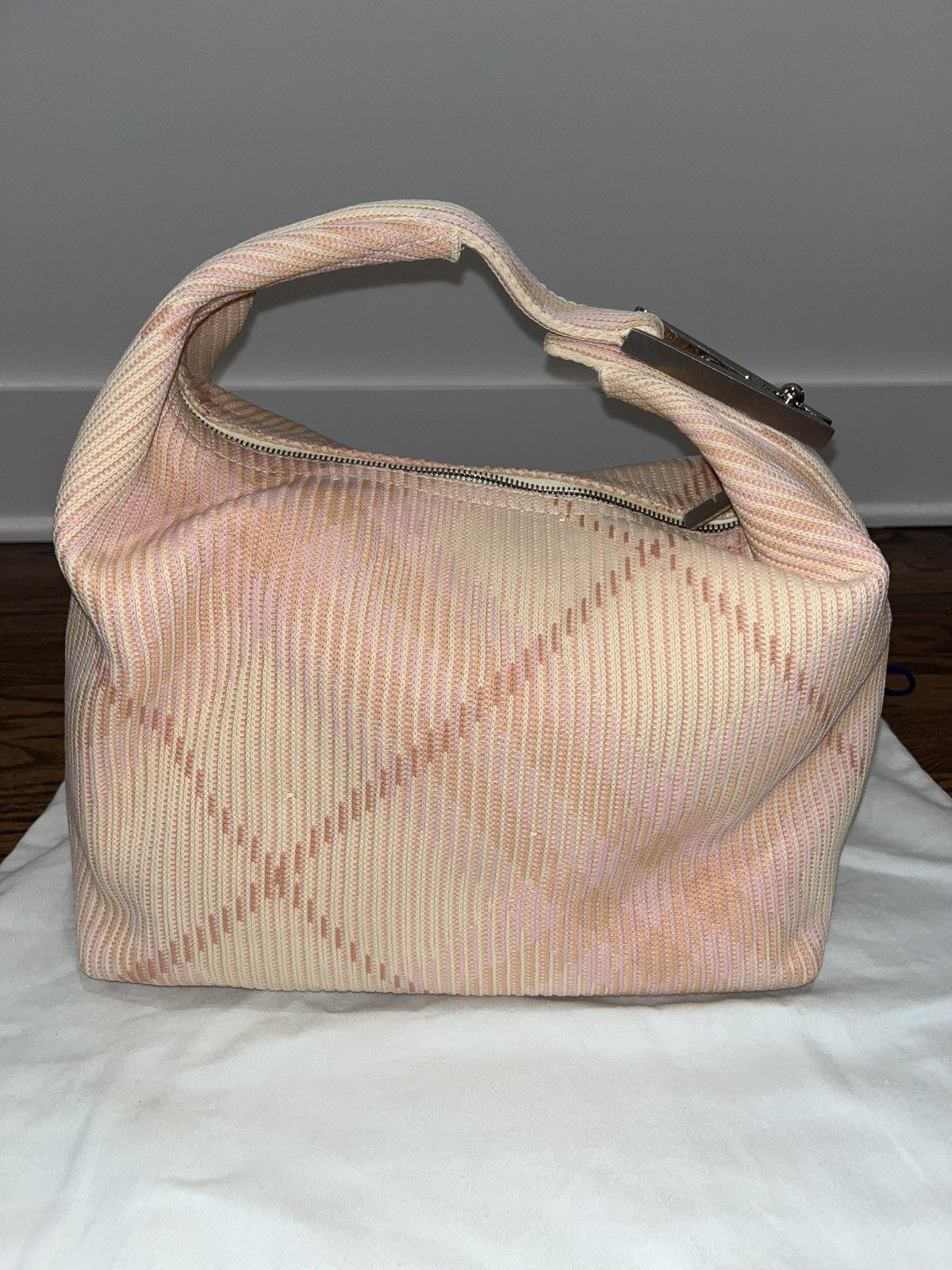 Burberry Burberry Medium Peg Bag Size ONE SIZE - 11 Thumbnail