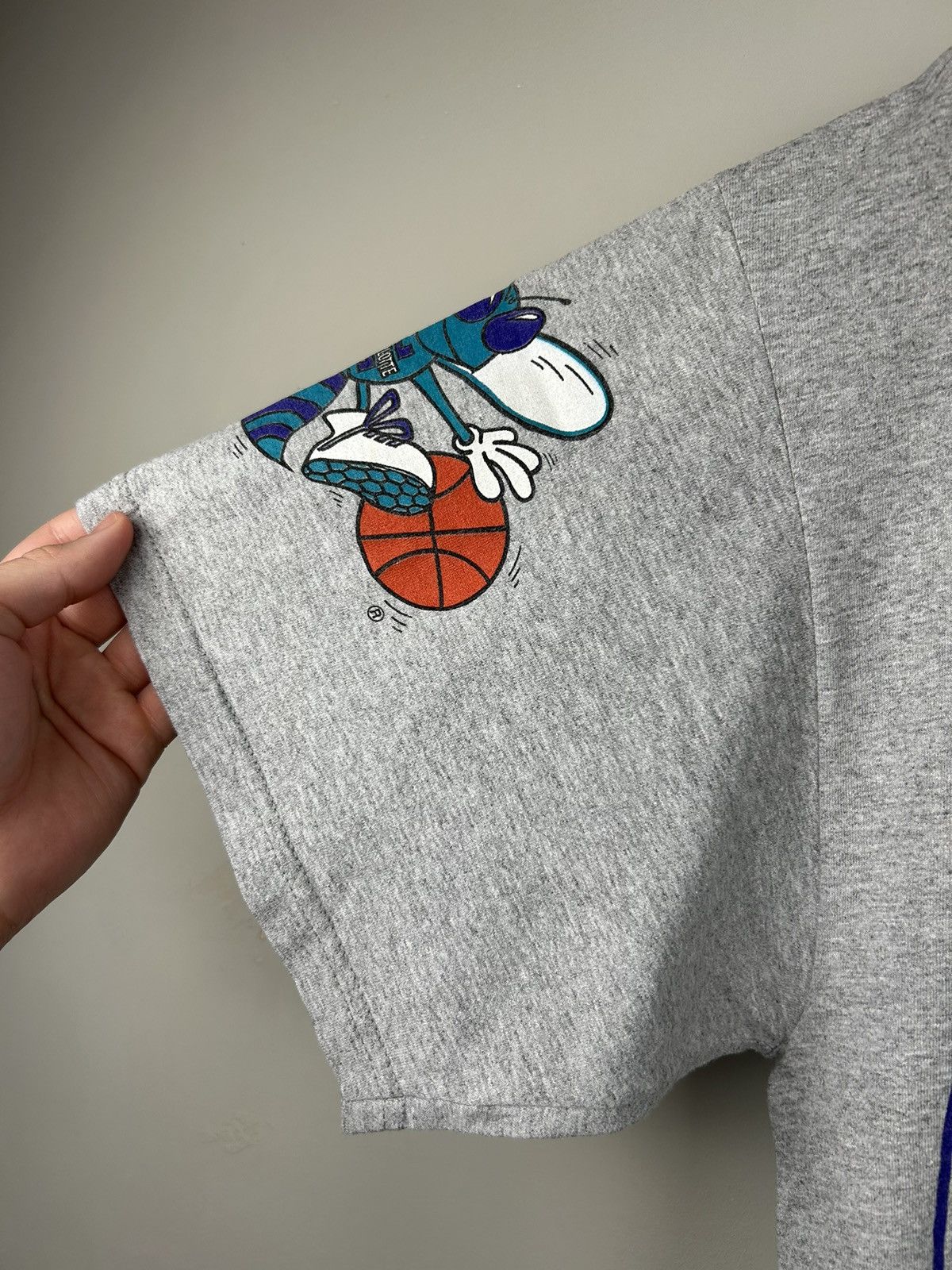 Vintage Vintage 90s Charlotte Hornets Basketball Tee Rare Size US XL / EU 56 / 4 - 5 Thumbnail