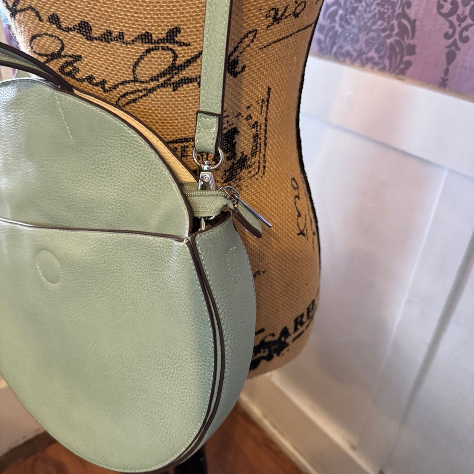 NBDN Nobrandedon Crossbody circular/round hand bag Size ONE SIZE - 3 Thumbnail