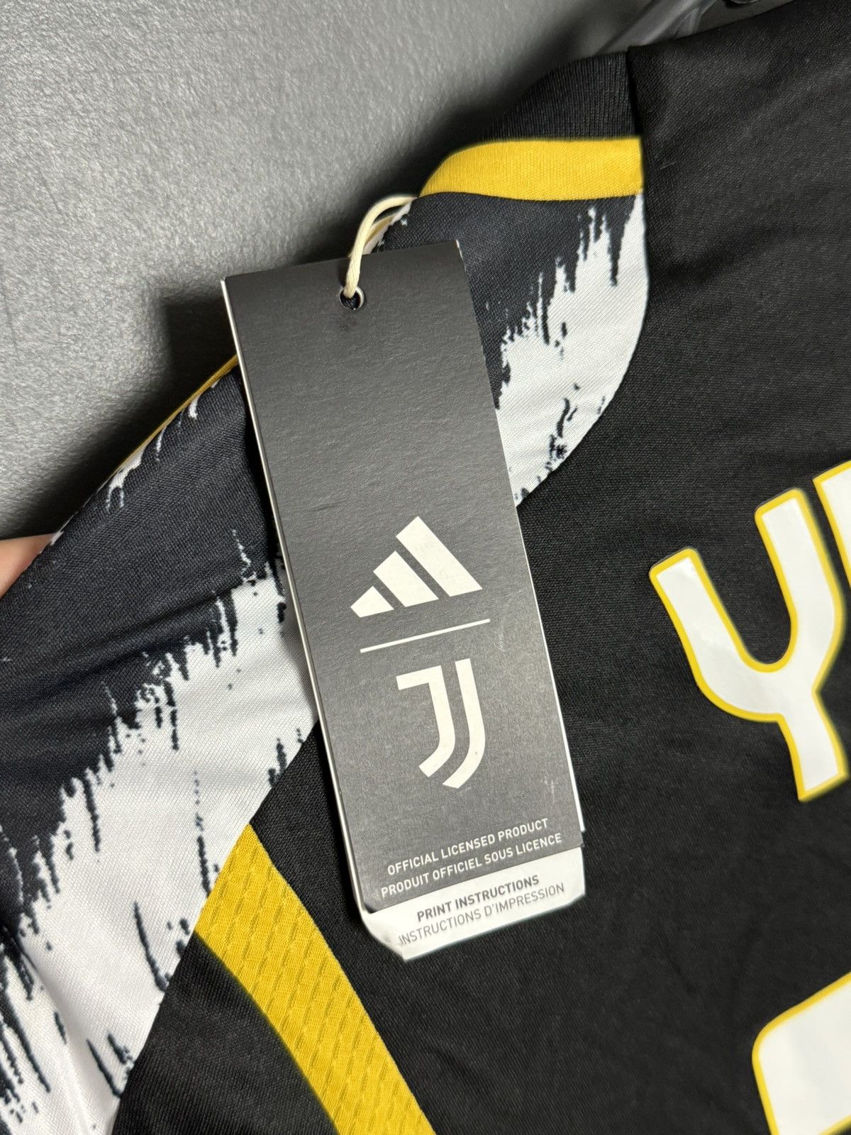 Adidas KIDS Juventus 23/24 Home Football Jersey T-Shirt Size US XS / EU 42 / 0 - 9 Thumbnail