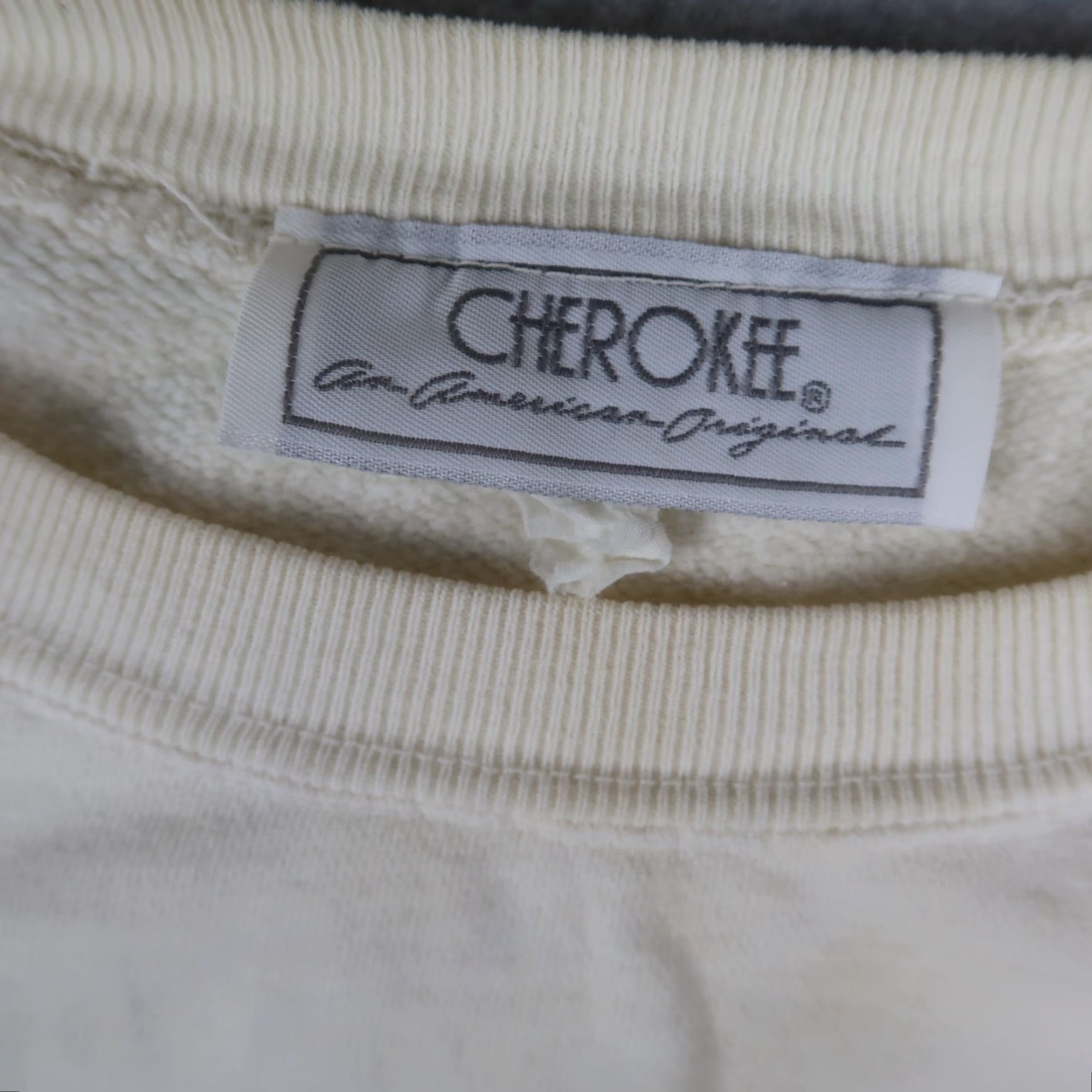 Cherokee VINTAGE Cherokee Sweatshirt Shirt Unisex Adults S Ivory 90s Graphic Crewneck Pullover Size US S / EU 44-46 / 1 - 4 Thumbnail