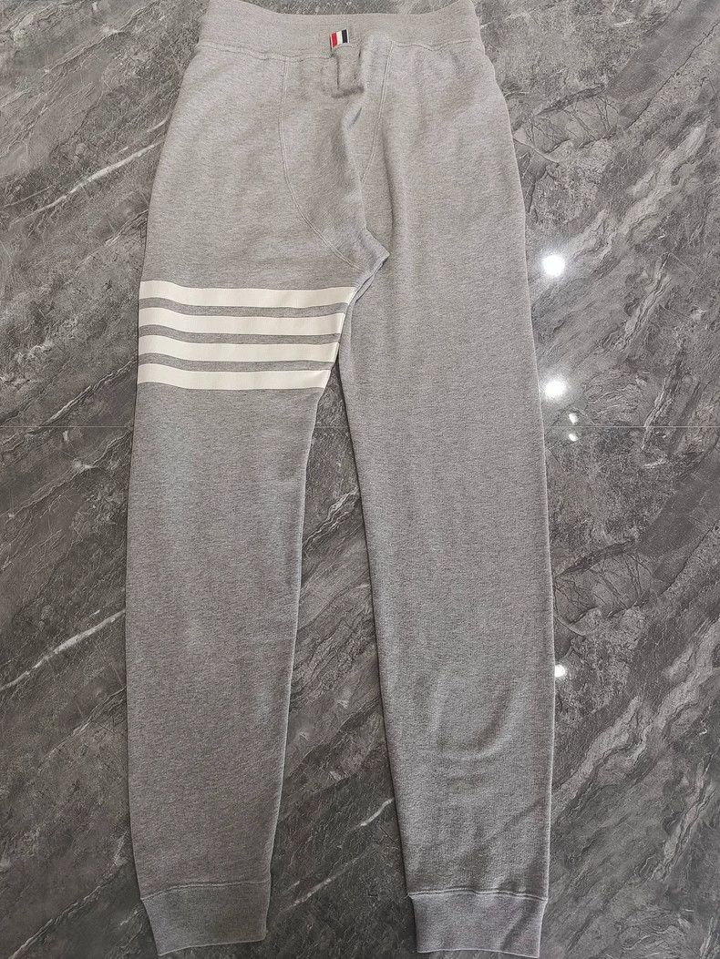 Thom Browne Thom Browne size2 Gray sweatpants Size US 40 / EU 56 - 2 Thumbnail