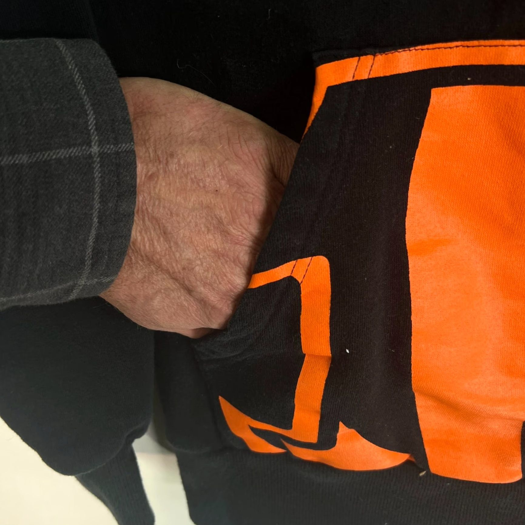NFL VINTAGE NFL Cincinnati Bengals Pocket Pullover Sweater Men L Black Crew Neck Long Sleeve Knit 90s Sports Logo Pockets Mens Size US L / EU 52-54 / 3 - 4 Thumbnail
