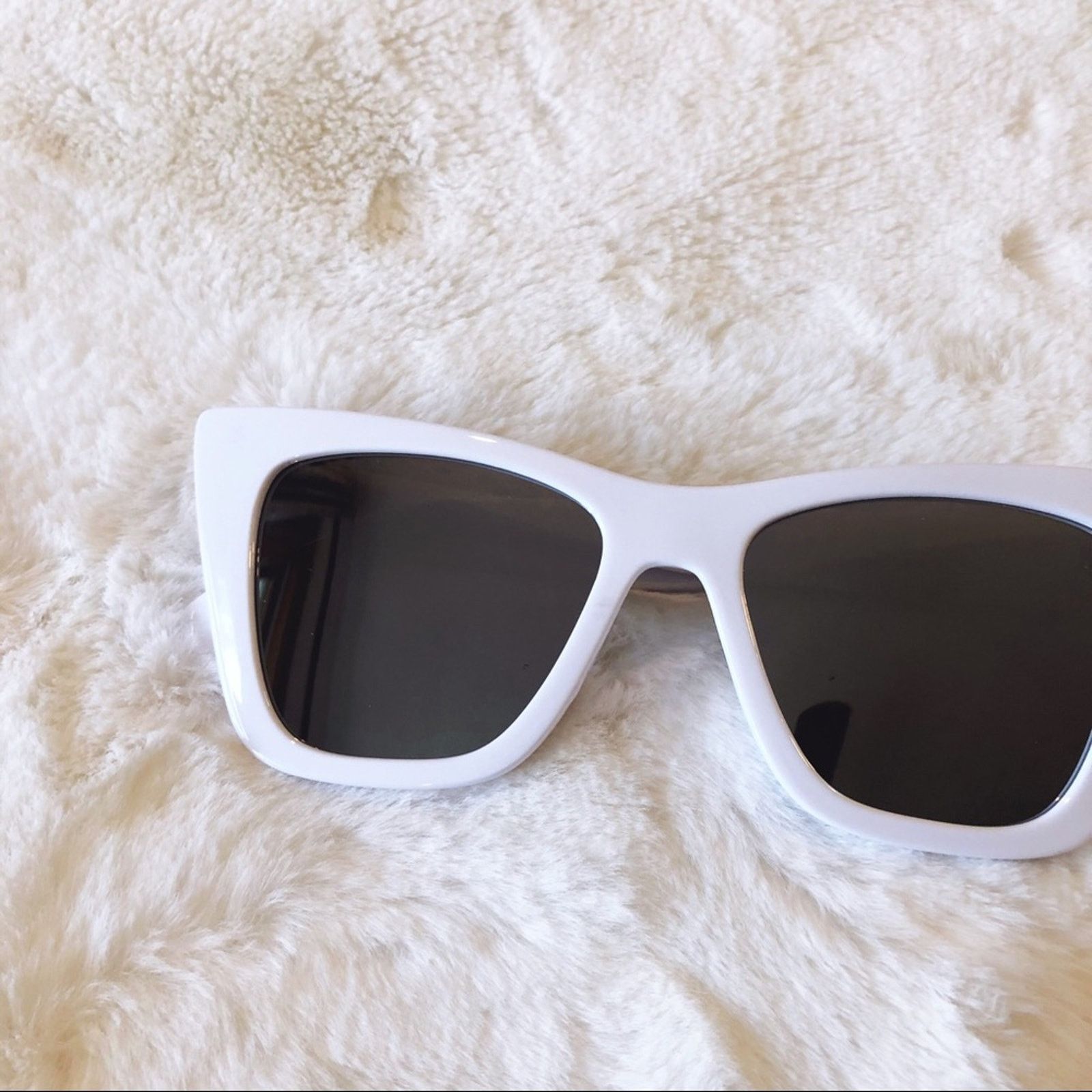 Other Kiara White Mirrored Full Rim Cat Eye Sunglasses Size ONE SIZE - 2 Thumbnail