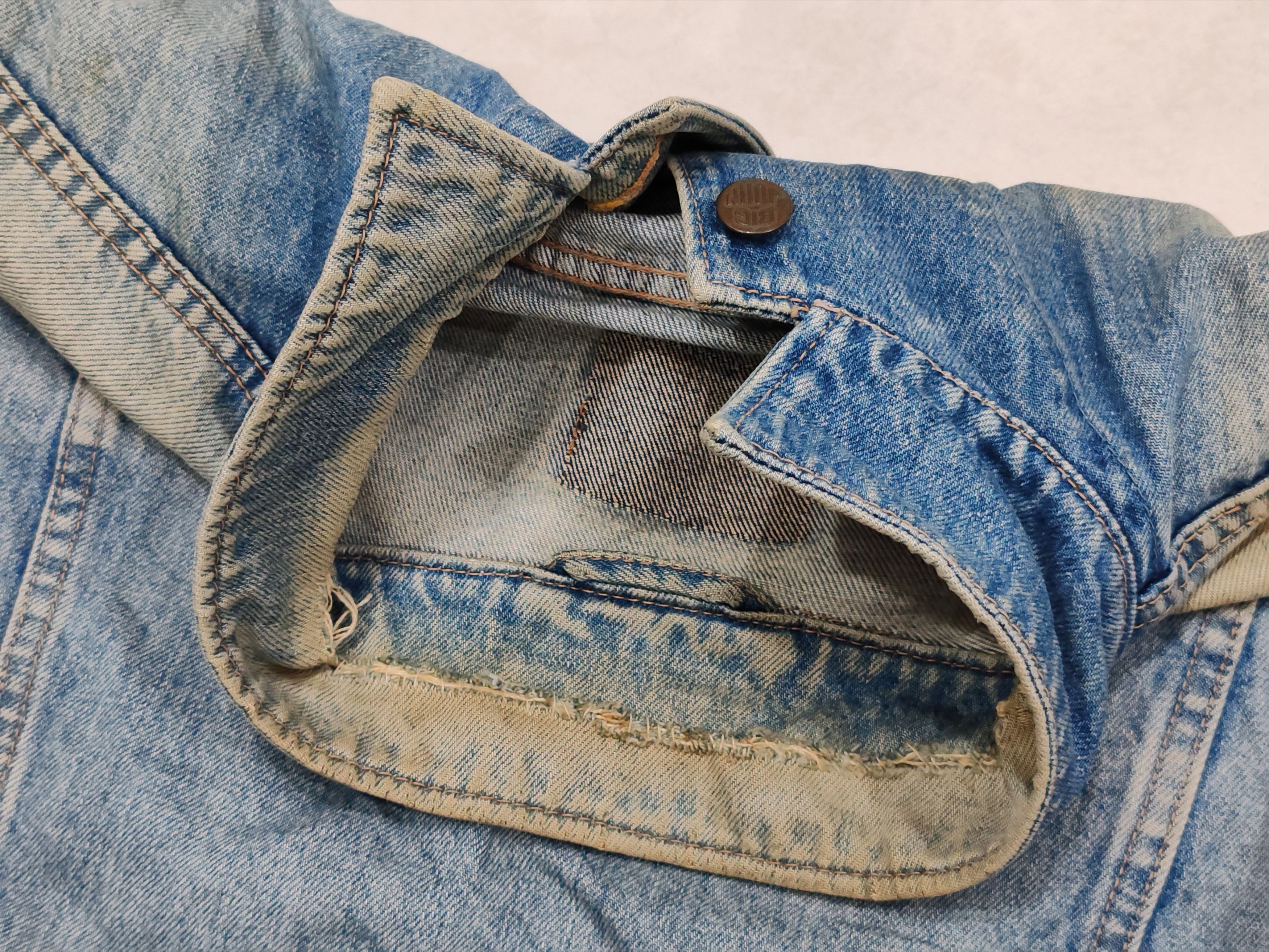 Big John Vintage Big John Trucker Jacket Jeans Distressed Faded Denim Size US M / EU 48-50 / 2 - 11 Thumbnail