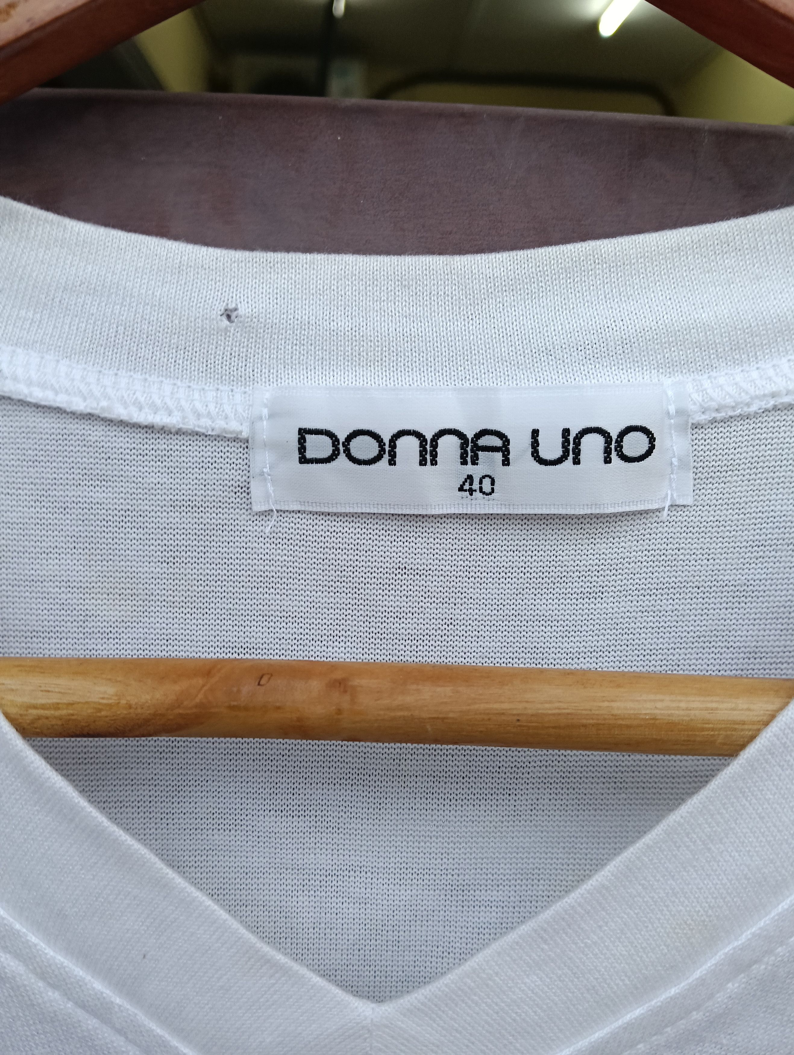 Japanese Brand DONNA UNO TSHIRT. Size US M / EU 48-50 / 2 - 3 Thumbnail