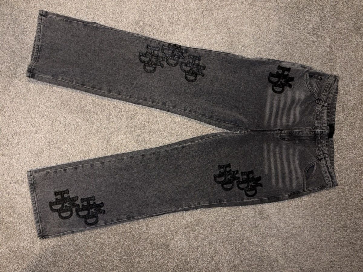 Gray Hmdd jeans