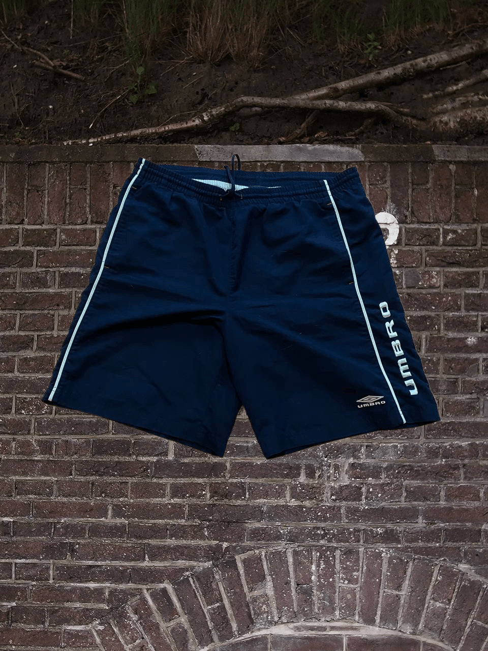 Umbro Y2K Umbro big logo shorts blue Vintage Size US 34 / EU 50 - 1 Thumbnail
