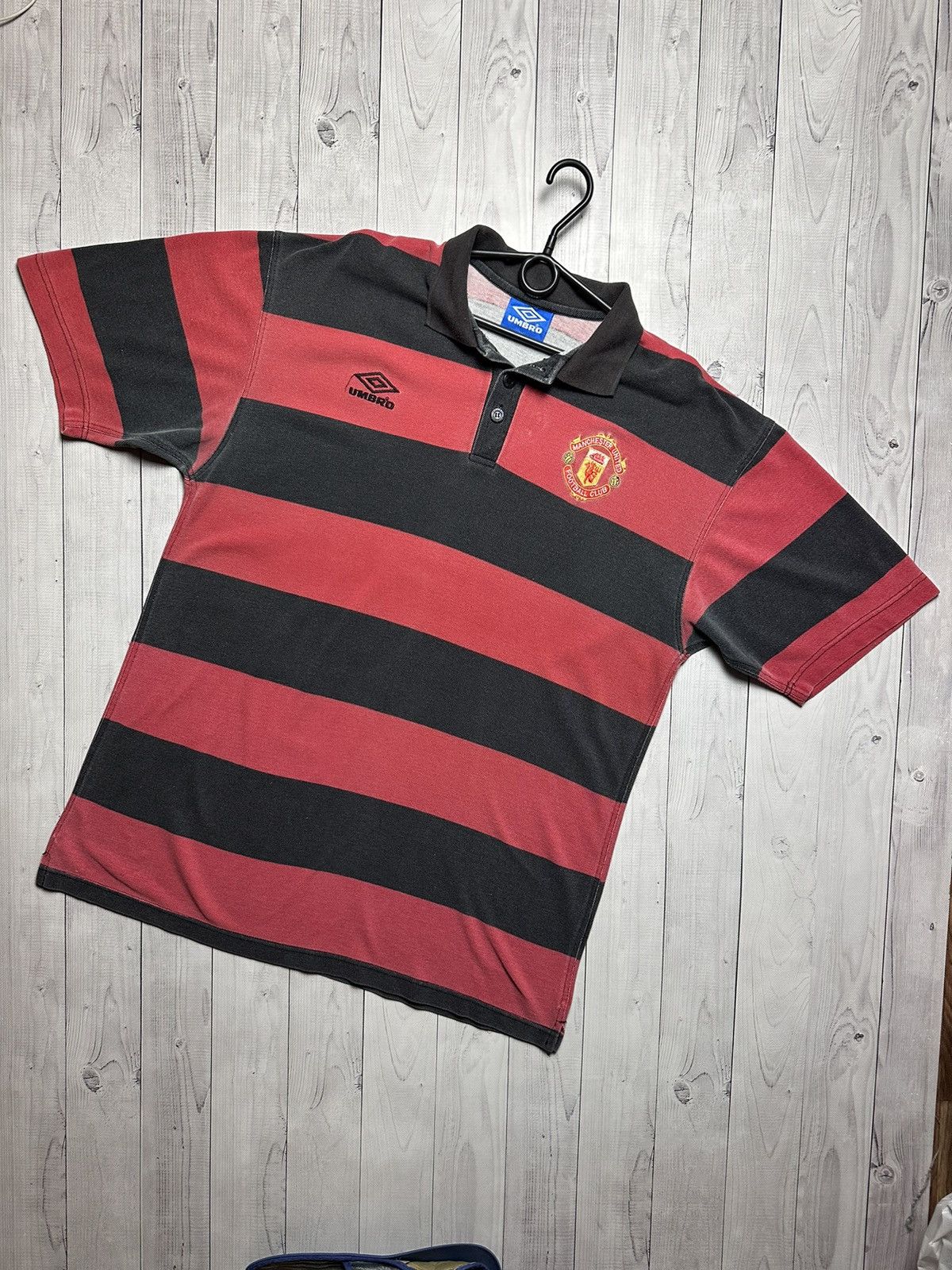 Vintage Umbro Manchester United soccer polo size M striped