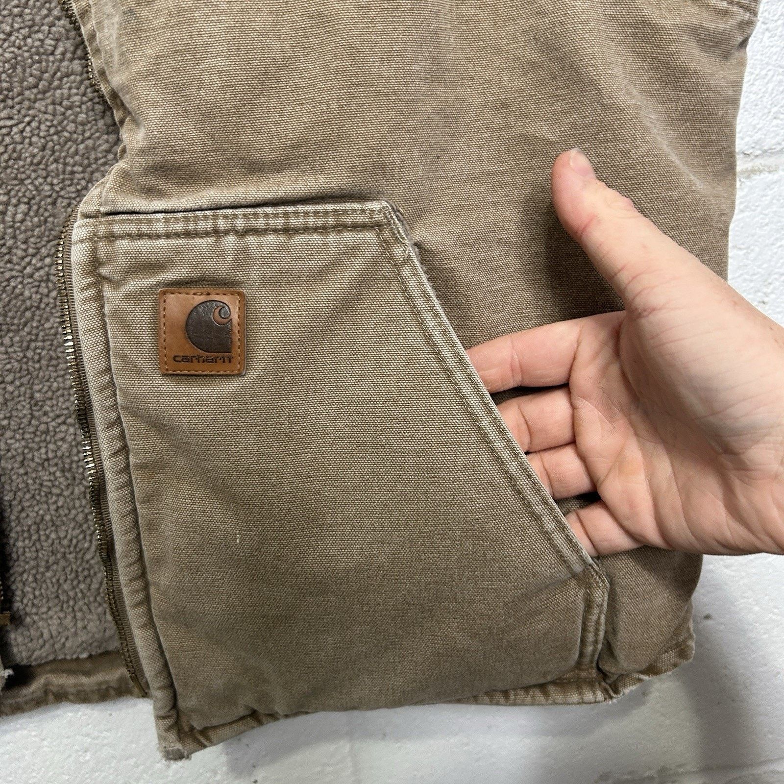 Carhartt Vintage Carhartt Sherpa-Lined Canvas Vest “Camel” V26 CML Size US XL / EU 56 / 4 - 4 Thumbnail