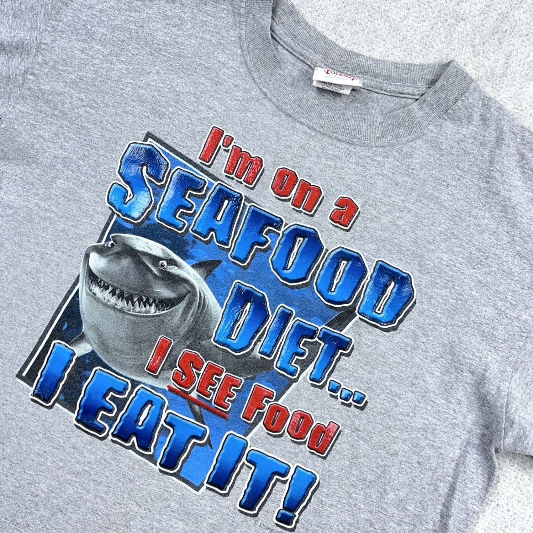 Disney VINTAGE Disney Finding Nemo Shirt Men M Gray Tee Shark Seafood Diet Y2K Size US M / EU 48-50 / 2 - 2 Thumbnail