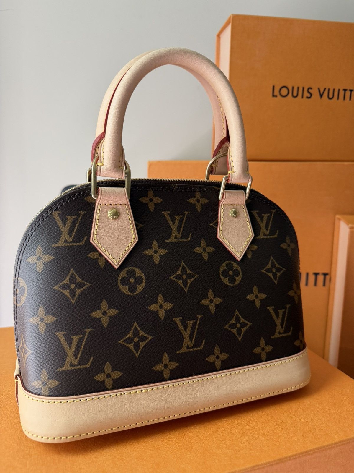 Louis Vuitton Louis Vuitton ALMA BB on SALE Size ONE SIZE - 1 Thumbnail