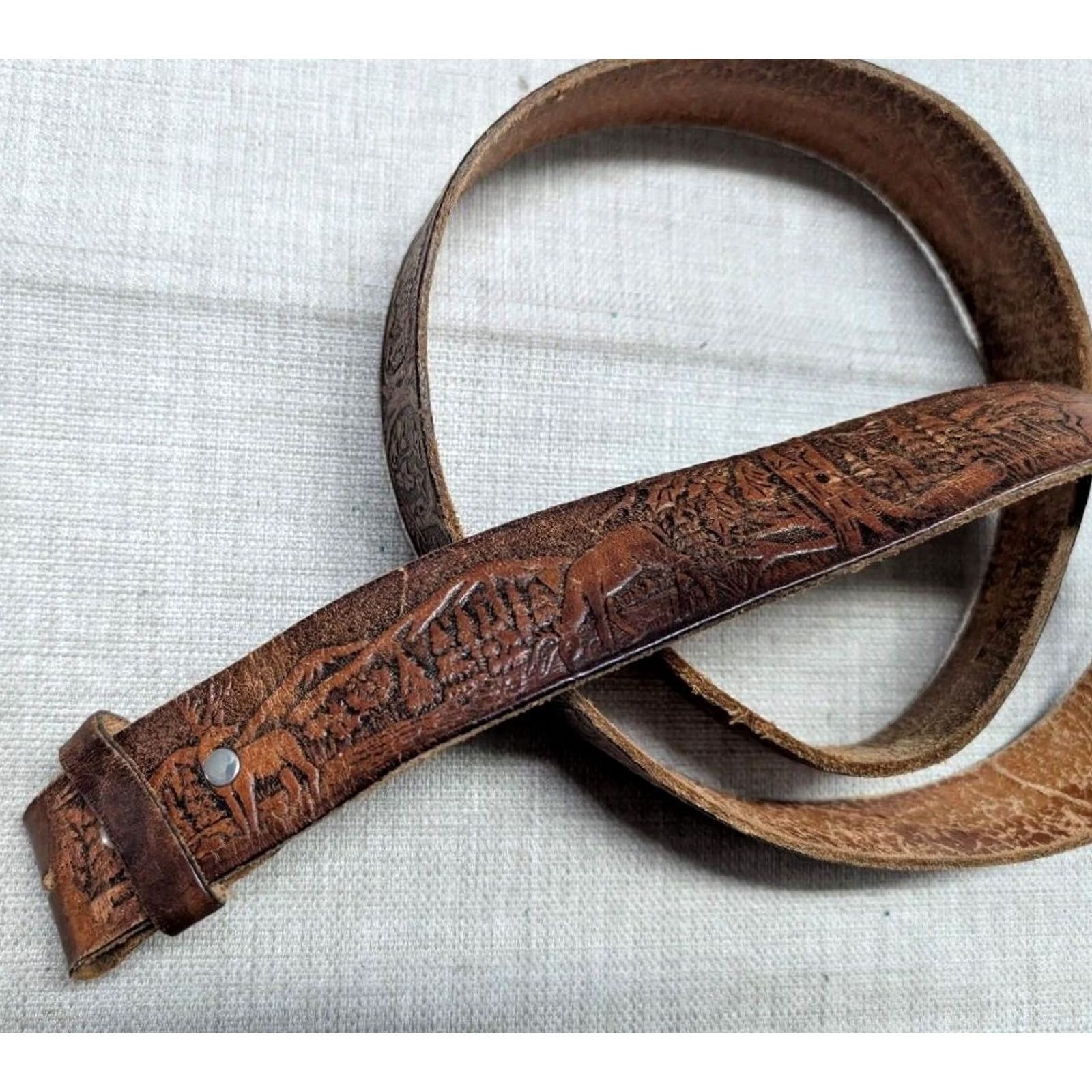 Vintage VINTAGE Handcrafted western belt Tooled cowhide Full Grain Leather 38 1-1/2" brown deer buckle Men Leather Belt USA Made Size 38 - 4 Thumbnail