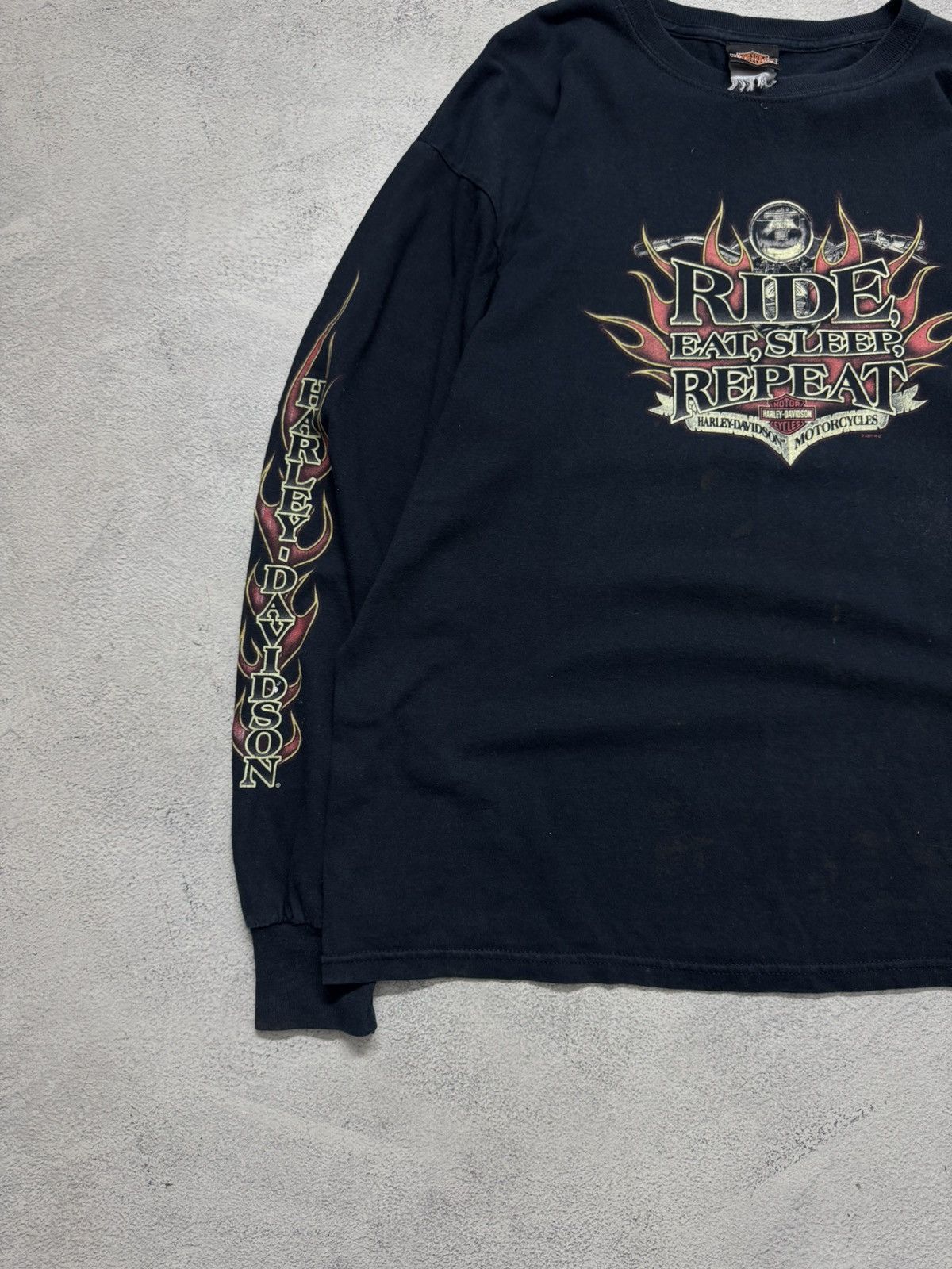 Harley Davidson Vintage FIre 🔥Ride Motorcycle Harley Davidson Long-Sleeve Size US XL / EU 56 / 4 - 8 Thumbnail