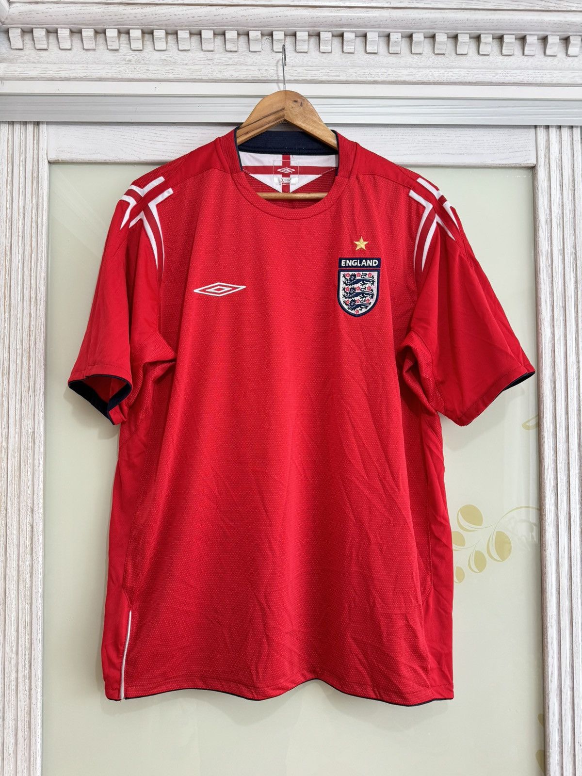Umbro Vintage England 2004 Away Soccer Jersey Football Kit Shirt Size US XL / EU 56 / 4 - 1 Thumbnail