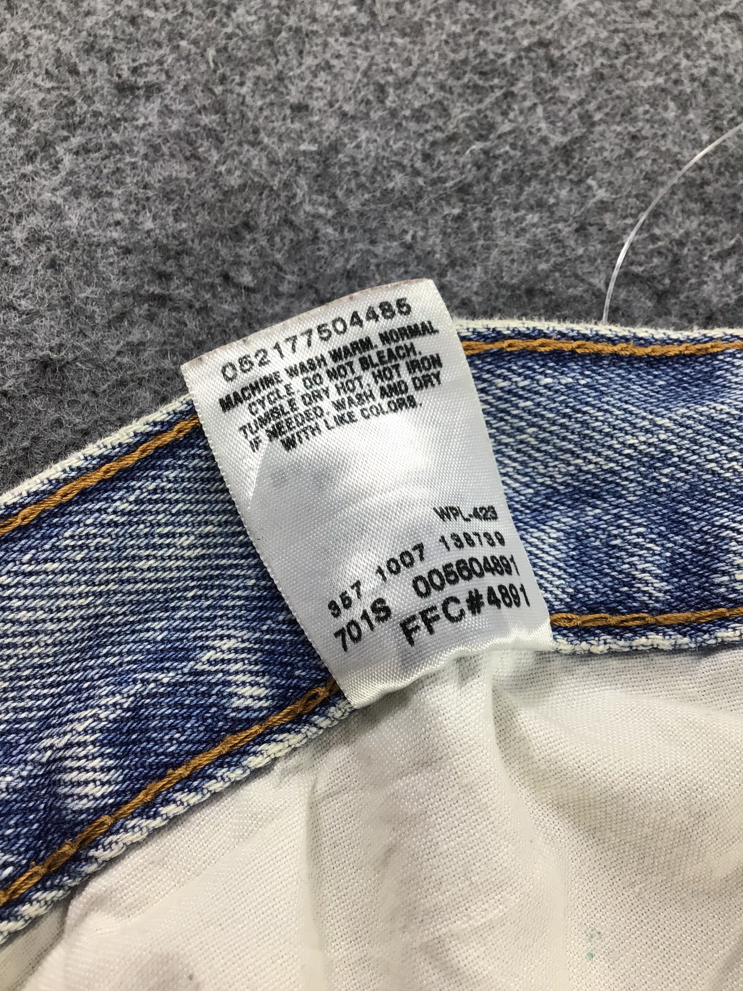 Levi's Vintage Levis 560 Jeans-J902 Size US 33 - 11 Thumbnail
