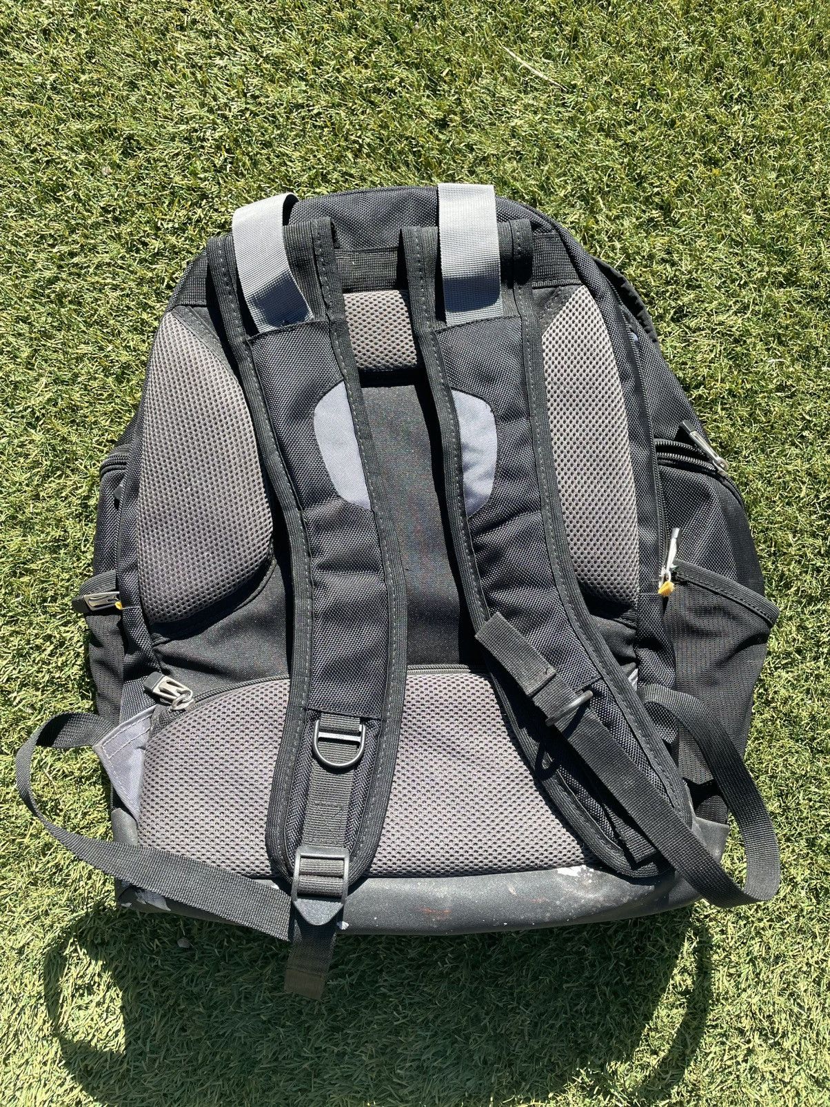 Other TARGUS Drifter II for 17" Laptop Backpack broken strap Size 30 - 14 Thumbnail