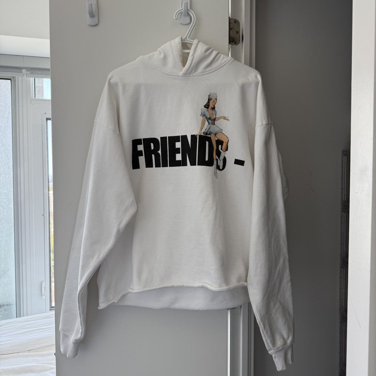Vlone Friends Pin Up Hoodie Size US M / EU 48-50 / 2 - 1 Thumbnail