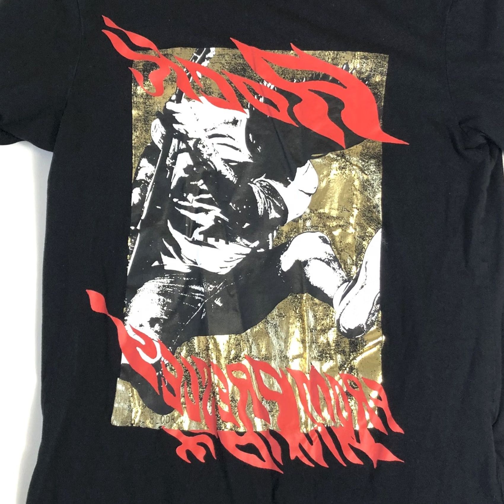 Guess Guess T-Shirt Women’s Small Graphic Print Black Gold Red Short Sleeve Size S / US 4 / IT 40 - 4 Thumbnail