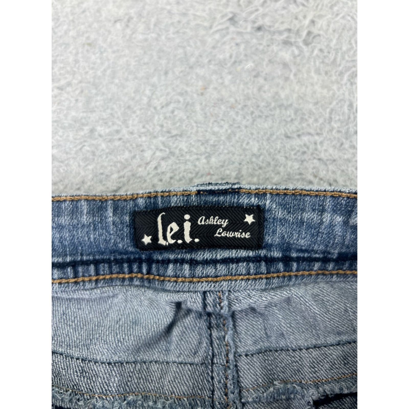 Vintage LEI Denim Shorts Womens 30 Blue Jean Cutoff Low Rise Pockets 5-Pocket Design 30x5 Casual Summer Size 30" / US 8 / IT 44 - 7 Thumbnail