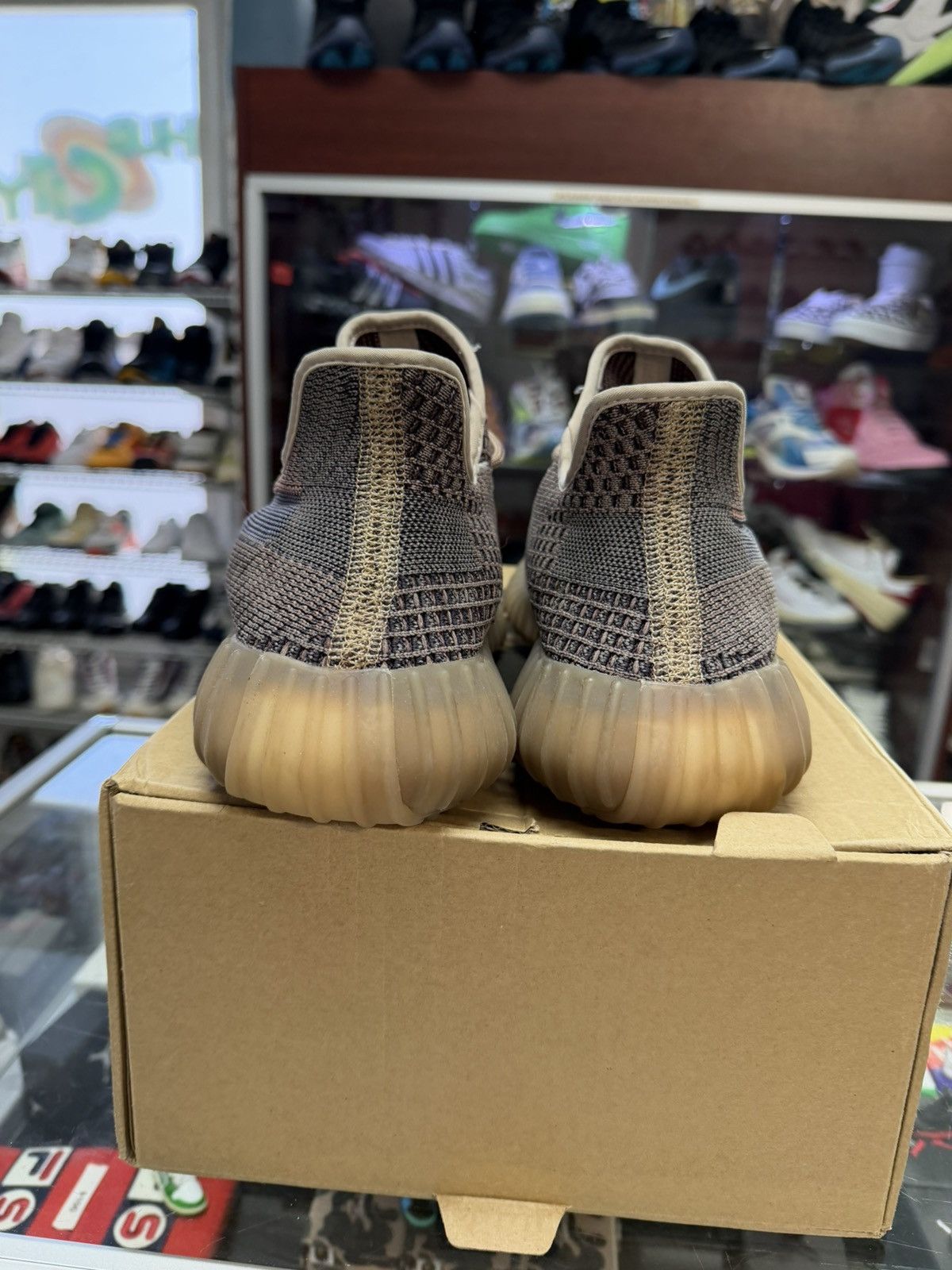 Yeezy Yeezy 350 ‘Fade’ Size US 11 / EU 44 - 2 Thumbnail