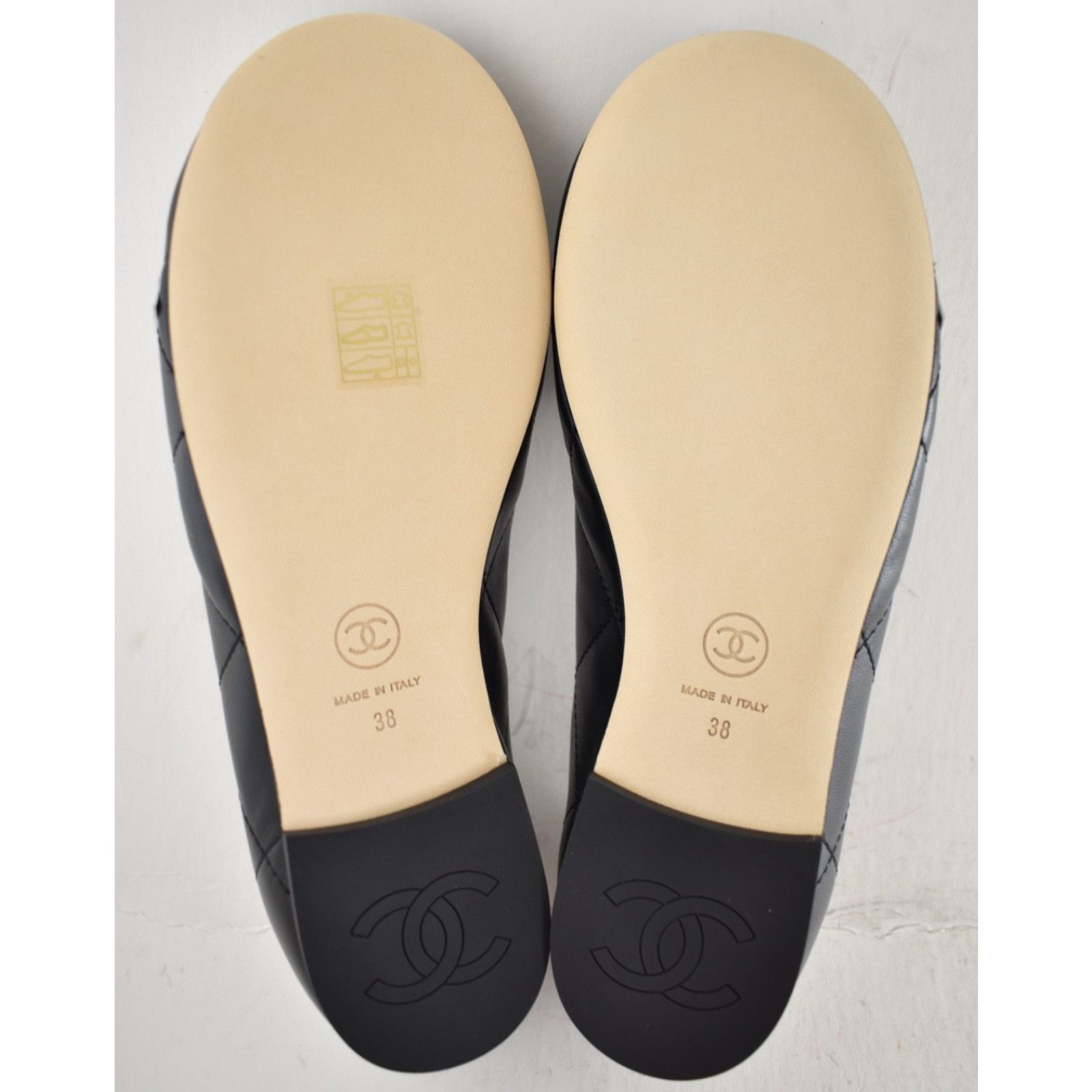 Chanel Chanel Coco Beach Cambon Black White CC XL Ballet Flat 38 Size US 8 / IT 38 - 24 Thumbnail