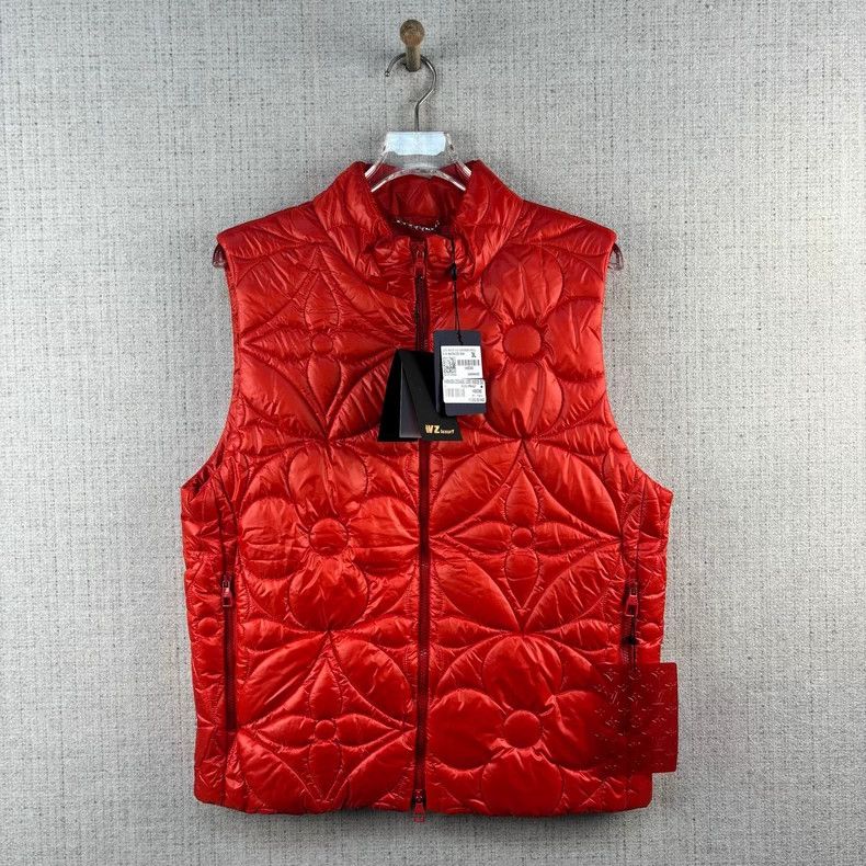 Louis Vuitton Louis Vuitton FW22 Solid Standing Collar Quilted Floral Zi Size US M / EU 48-50 / 2 - 1 Thumbnail