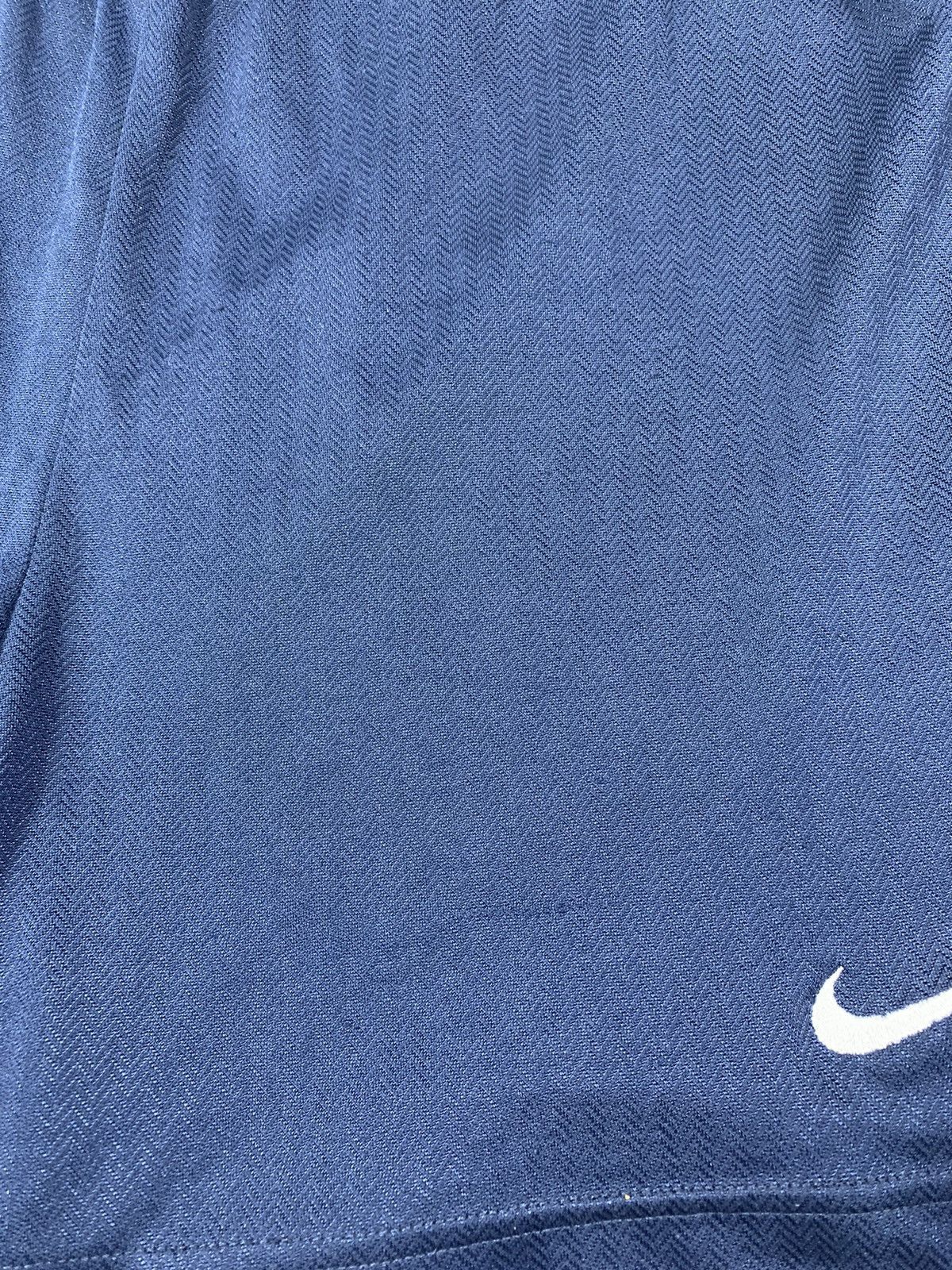 Nike Vintage Y2K nike swoosh shorts streetwear style size M Size US 32 / EU 48 - 5 Thumbnail
