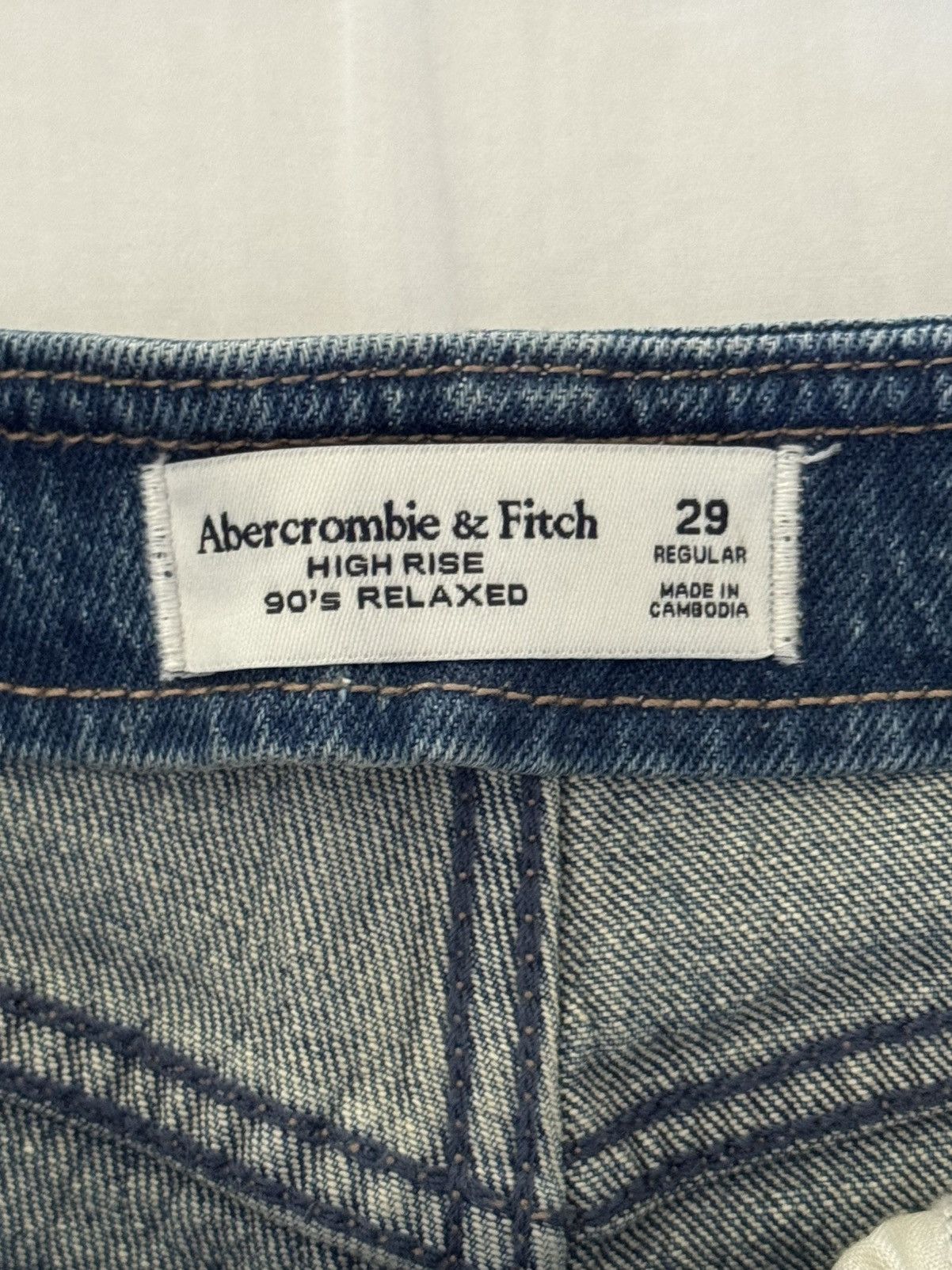 Abercrombie & Fitch High Rise 90’s Relaxed Regular Jeans Size 29" - 6 Thumbnail