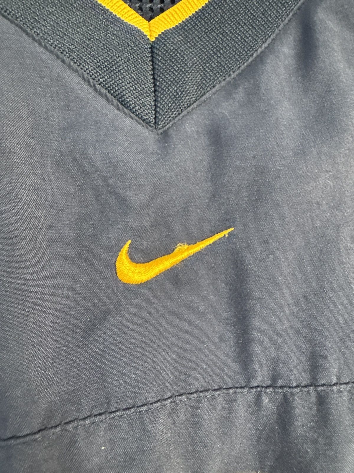 Nike Vintage Nike Michigan Wolverines Windbreaker Navy XL Swoosh Size US XL / EU 56 / 4 - 5 Thumbnail