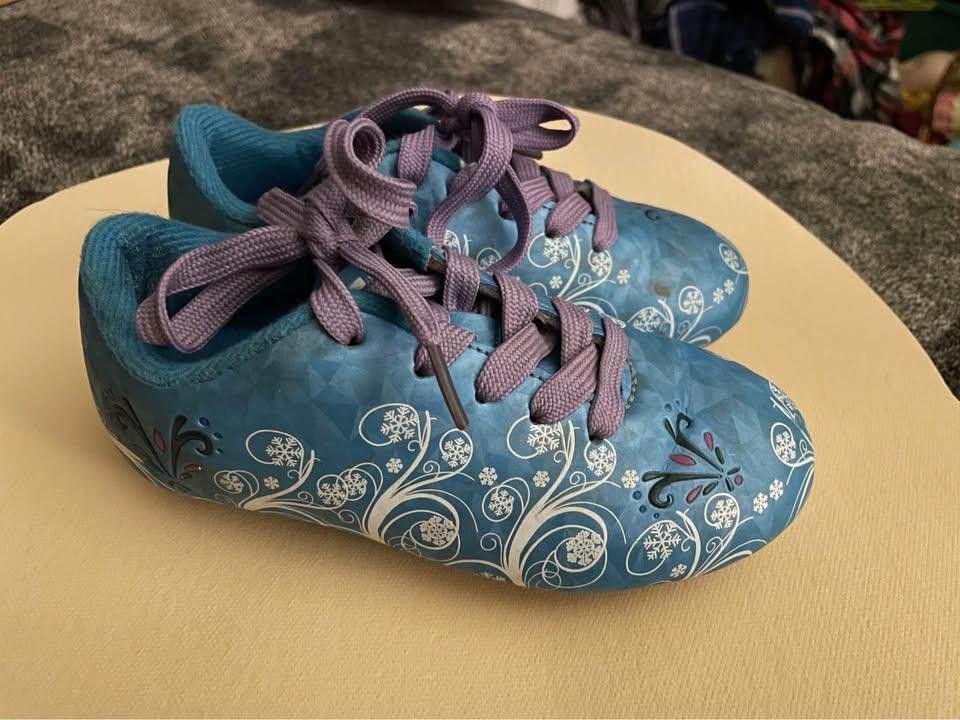 Designer Vizari sz. 9 Girls Soccer Cleats Size ONE SIZE - 1 Thumbnail