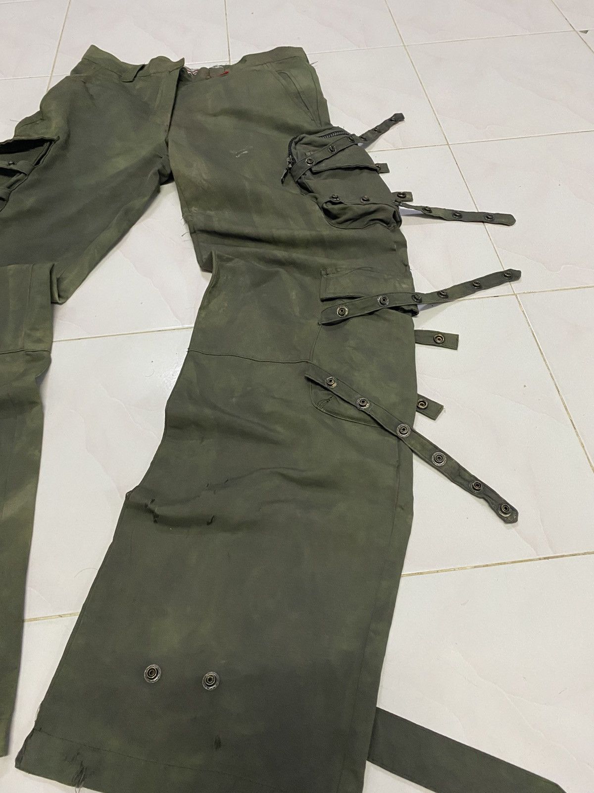 If Six Was Nine × Japanese Brand × Le Grande Bleu (L.G.B.) Distressed Multipocket Snap Button Strap Cargo Pant Size US 29 - 6 Thumbnail