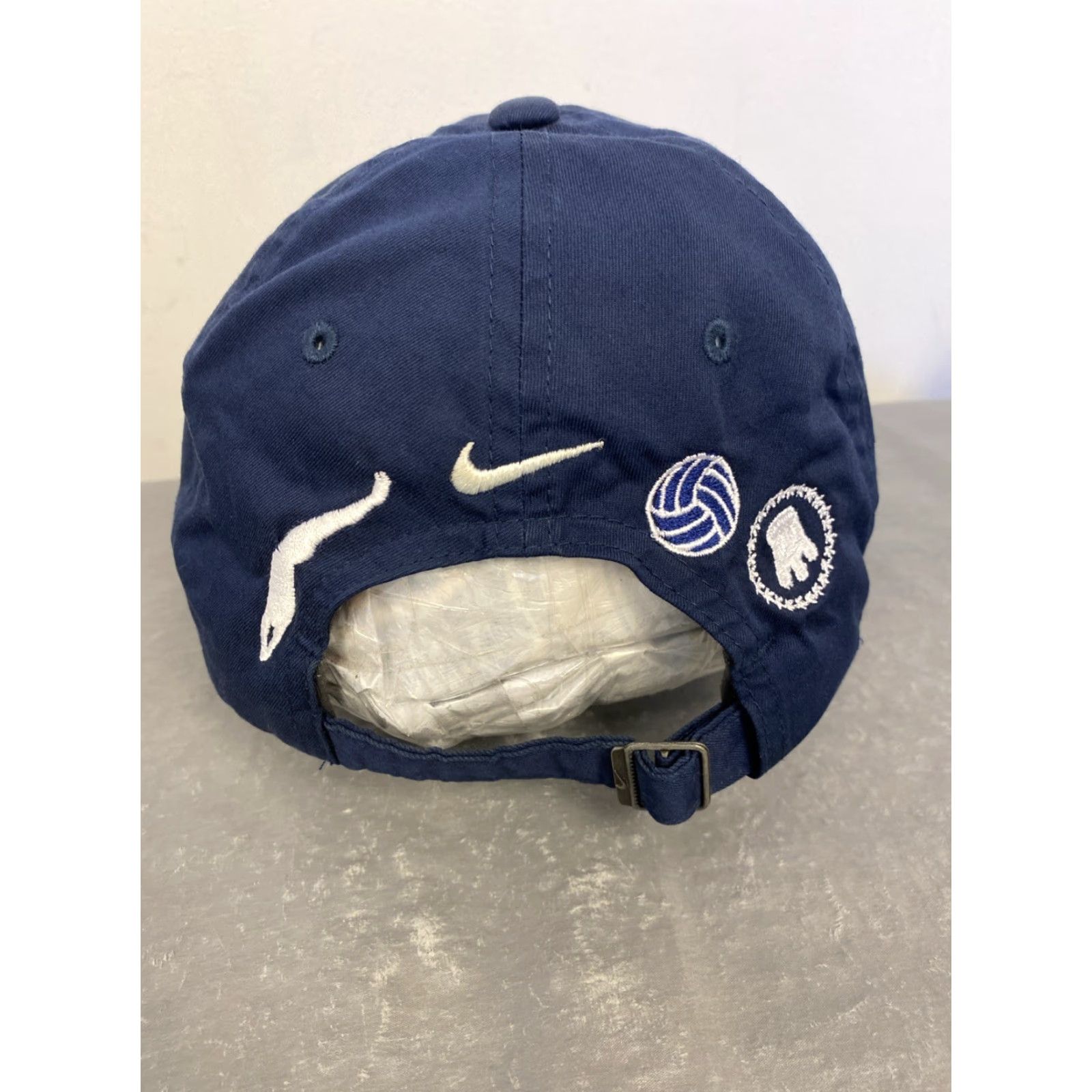 Nike VINTAGE? No. Use: Nike Brentwood Water Polo Hat Cap Navy Adjustable Snap Back OSFM Unisex Adults One Size Navy Logo Hats Mens Womens Size US M / EU 48-50 / 2 - 3 Thumbnail